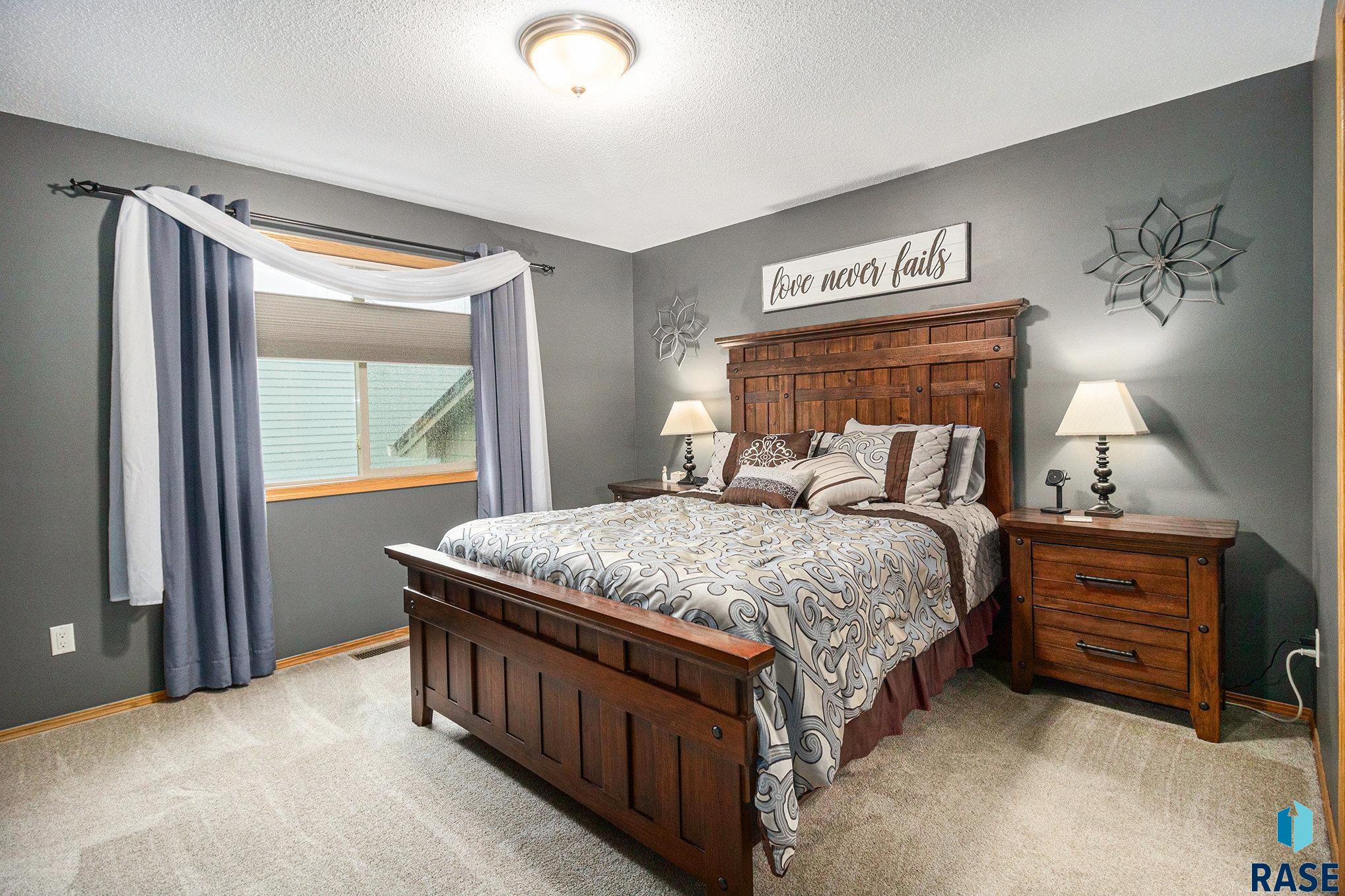 property viewer photo 11