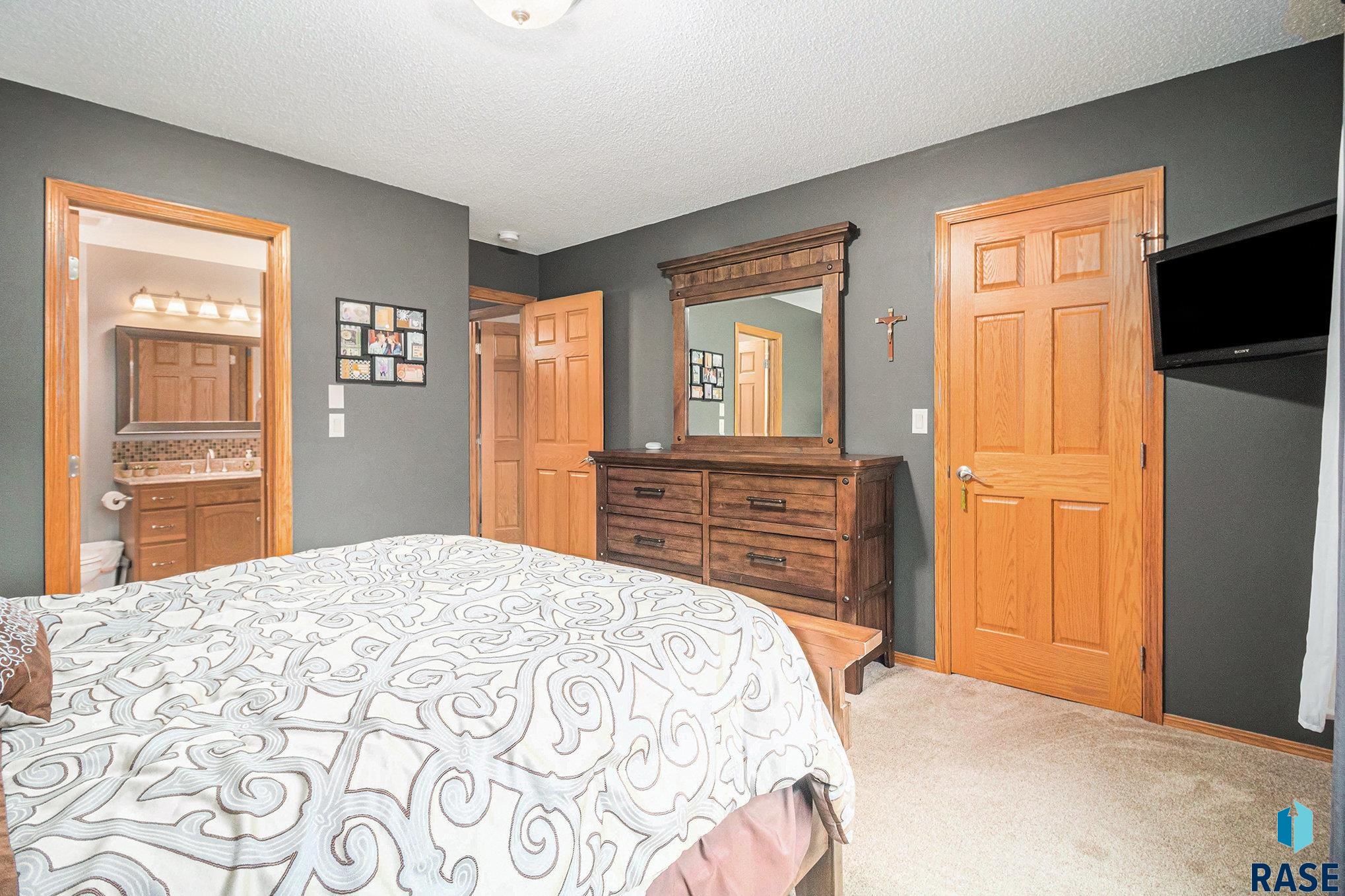 property viewer photo 12