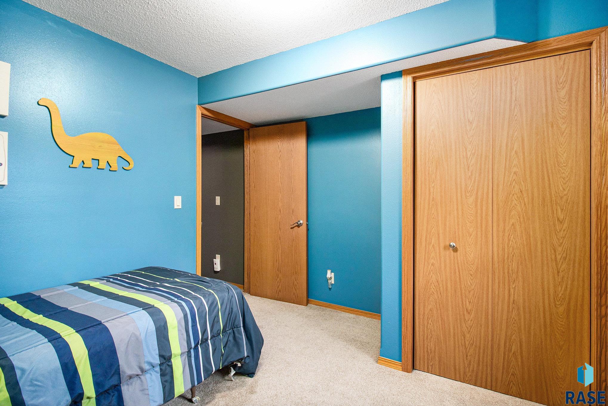 property viewer photo 23