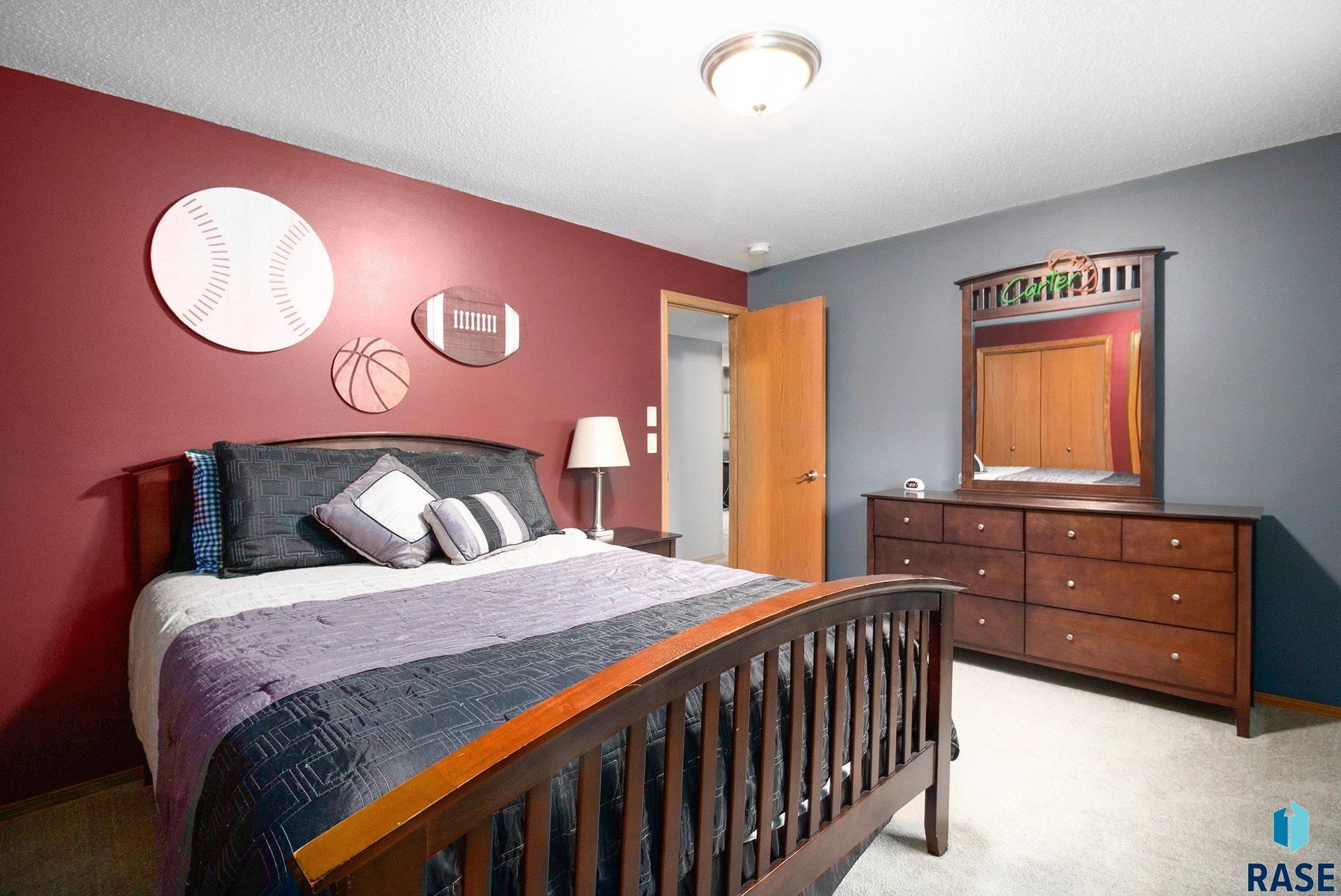 property viewer photo 25