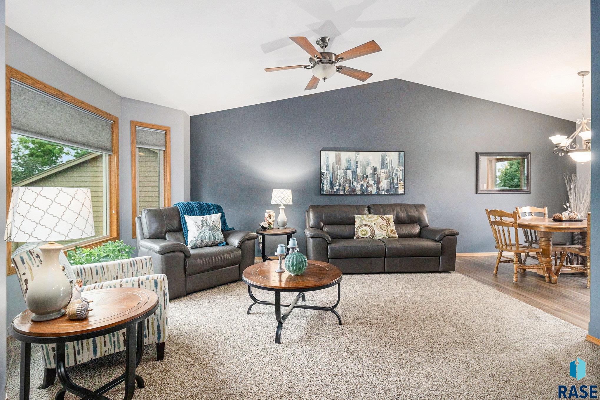 property viewer photo 7