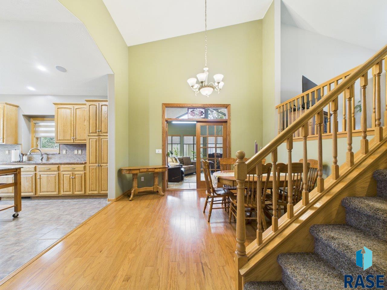 property viewer photo 18