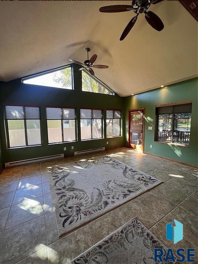 property viewer photo 3