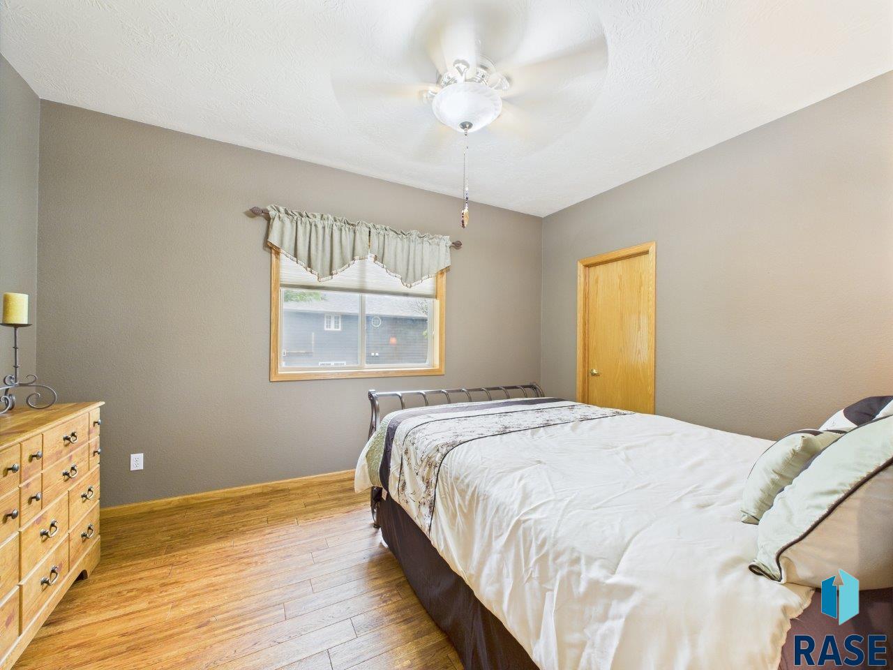 property viewer photo 31