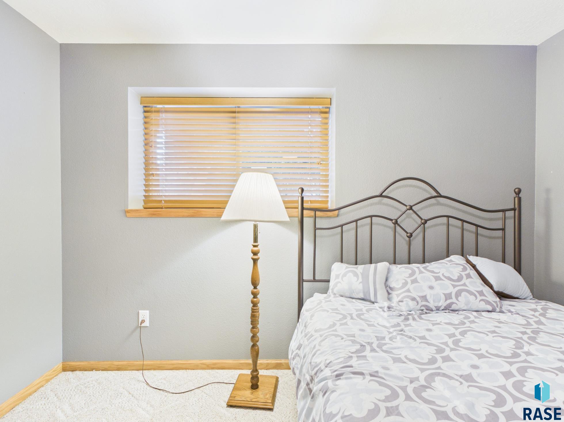 property viewer photo 43