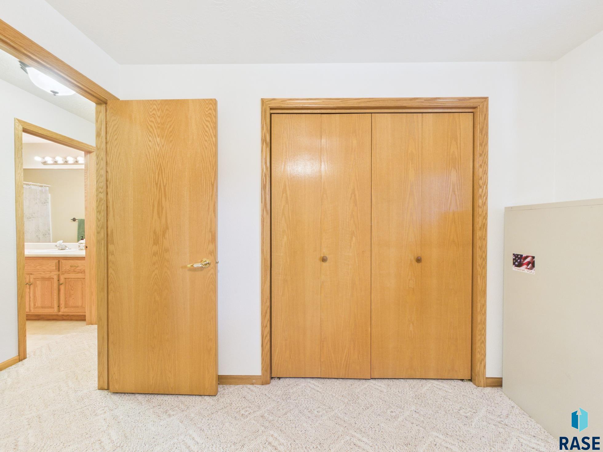 property viewer photo 47