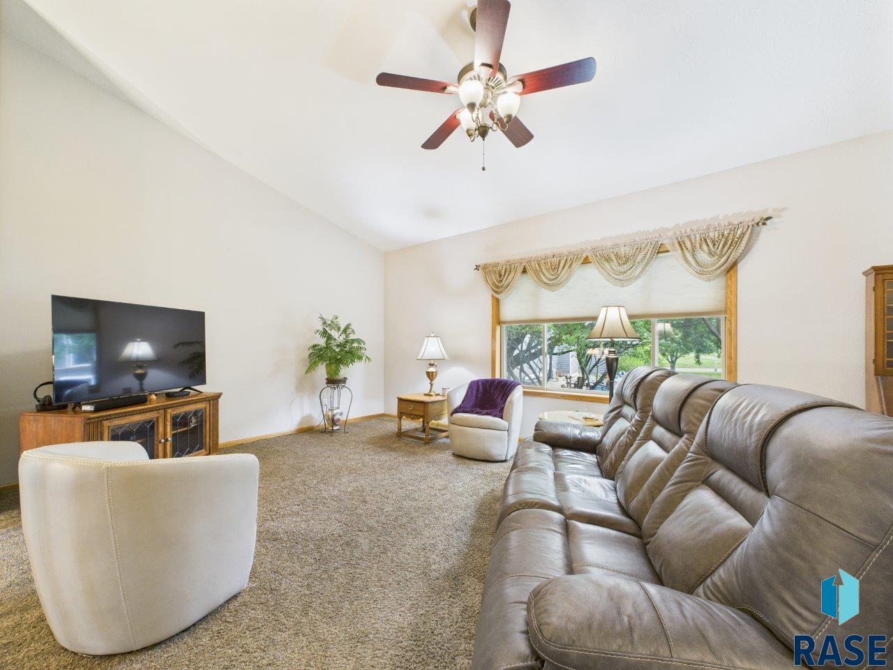 property viewer photo 6