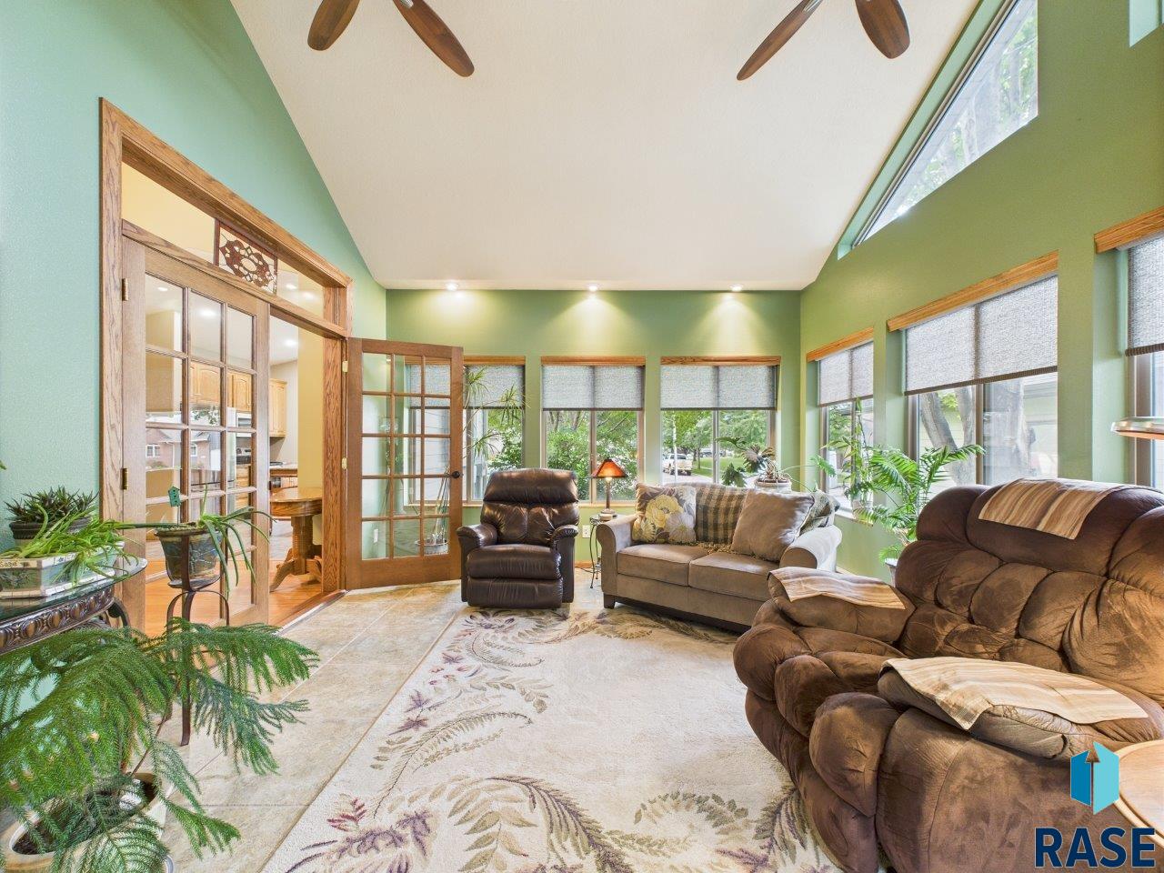 property viewer photo 9