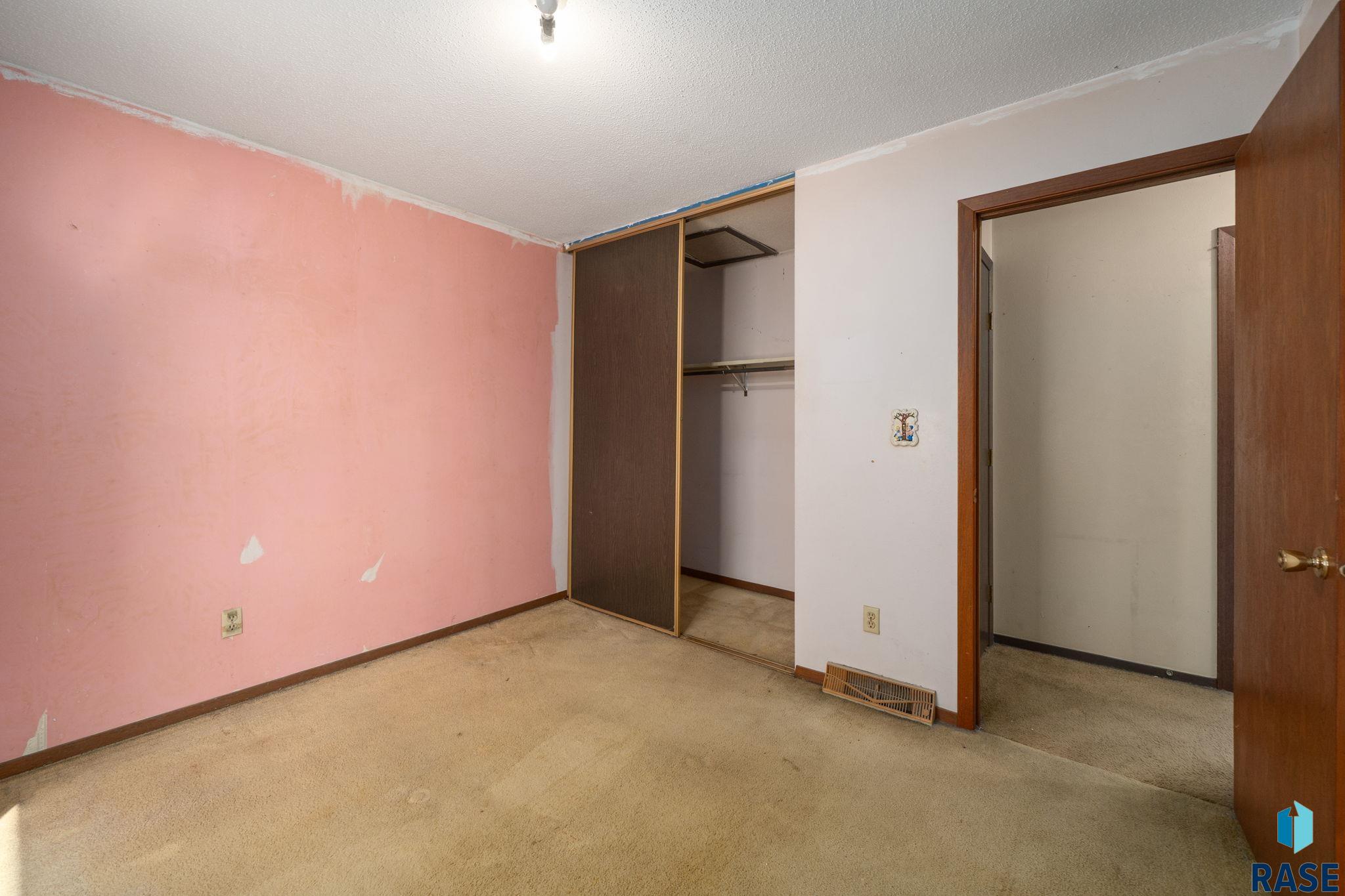 property viewer photo 17