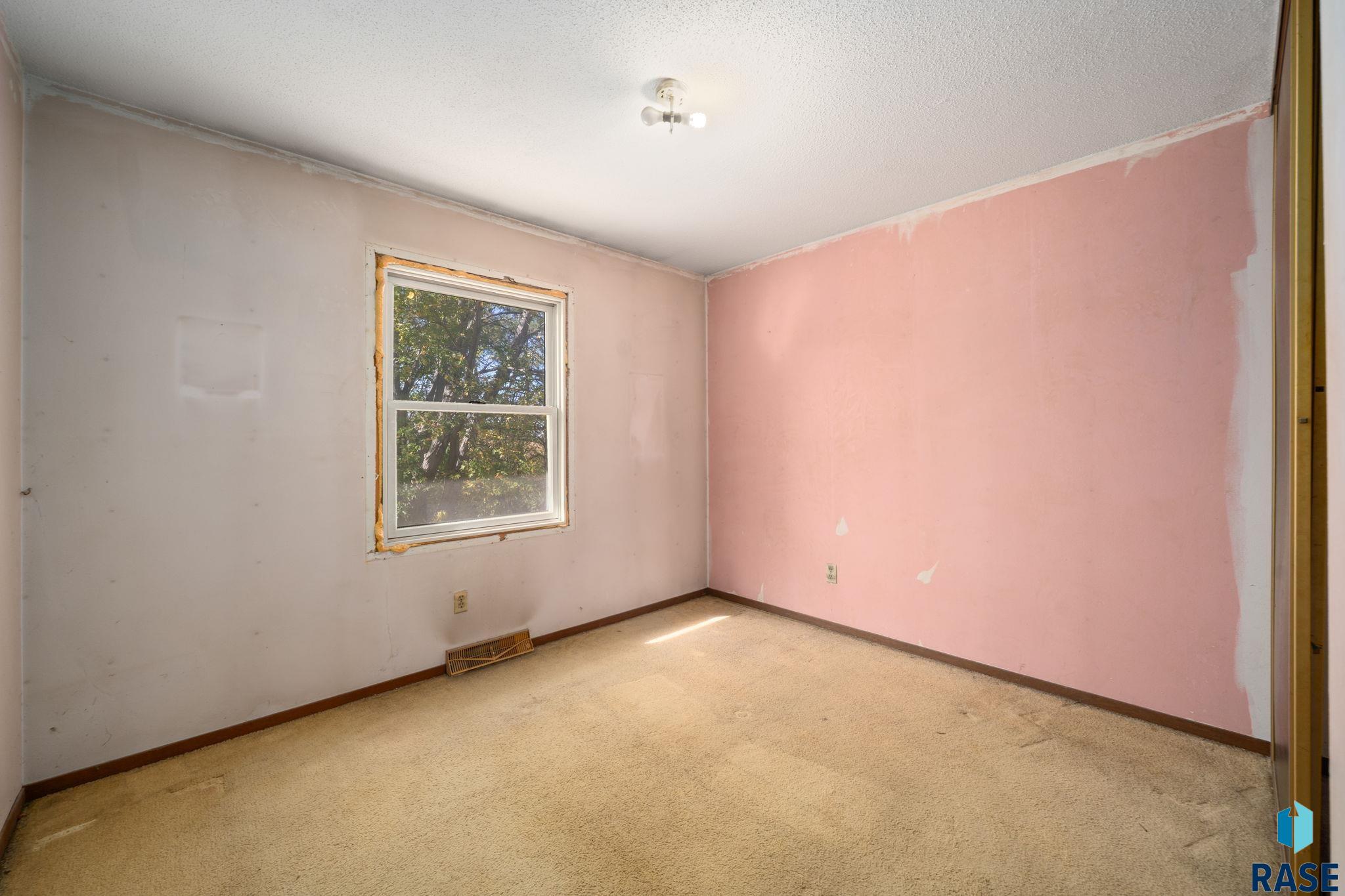 property viewer photo 18