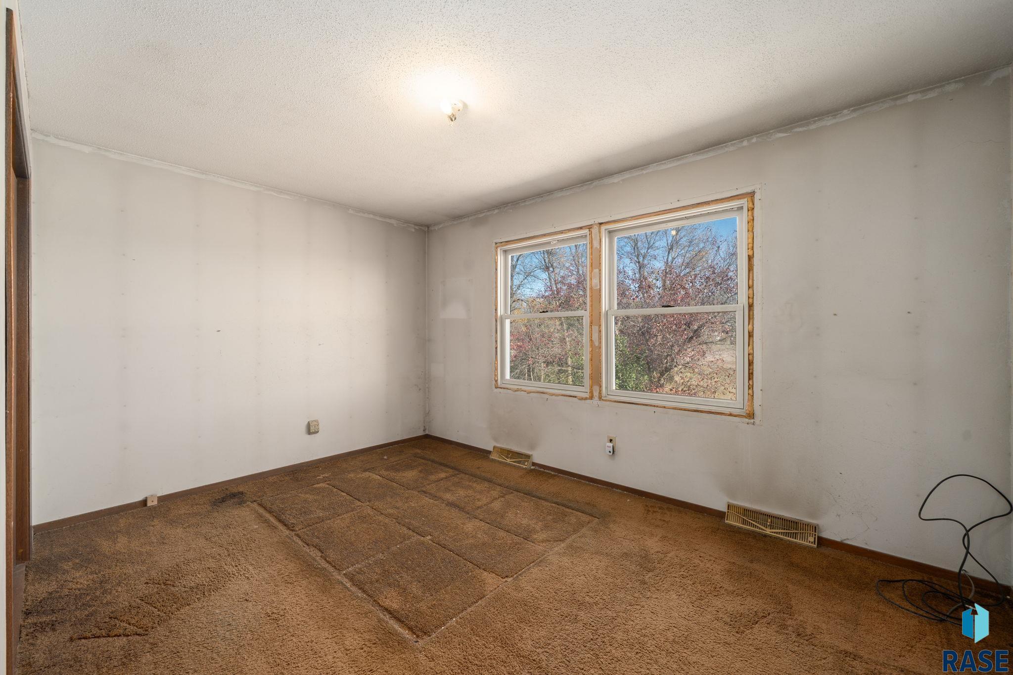 property viewer photo 20