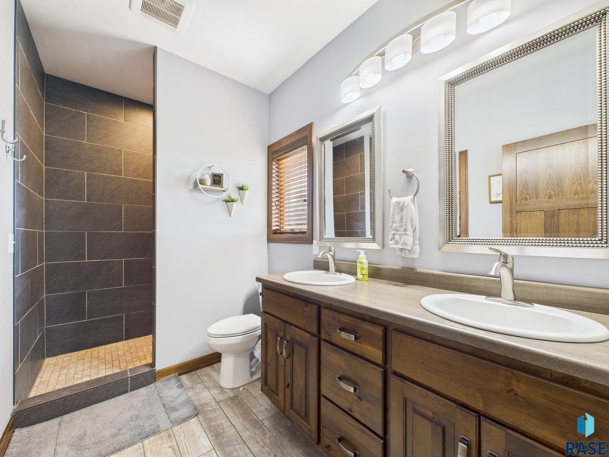 property viewer photo 19