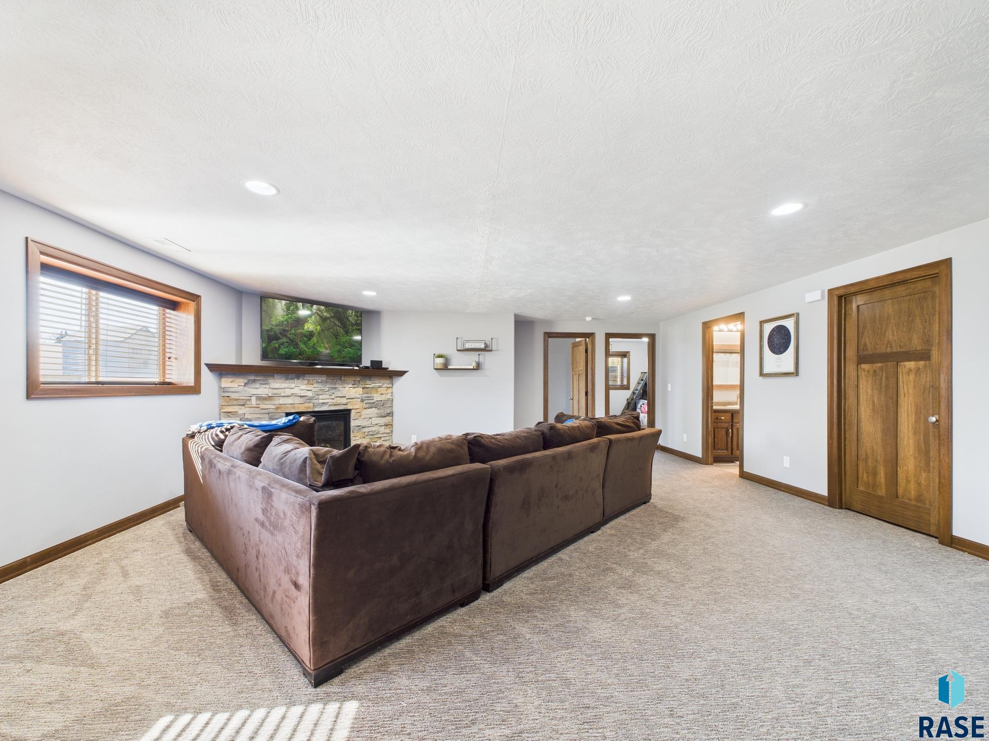 property viewer photo 29