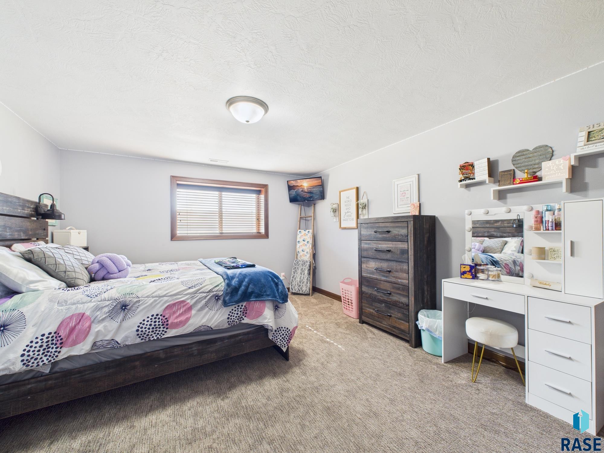 property viewer photo 37
