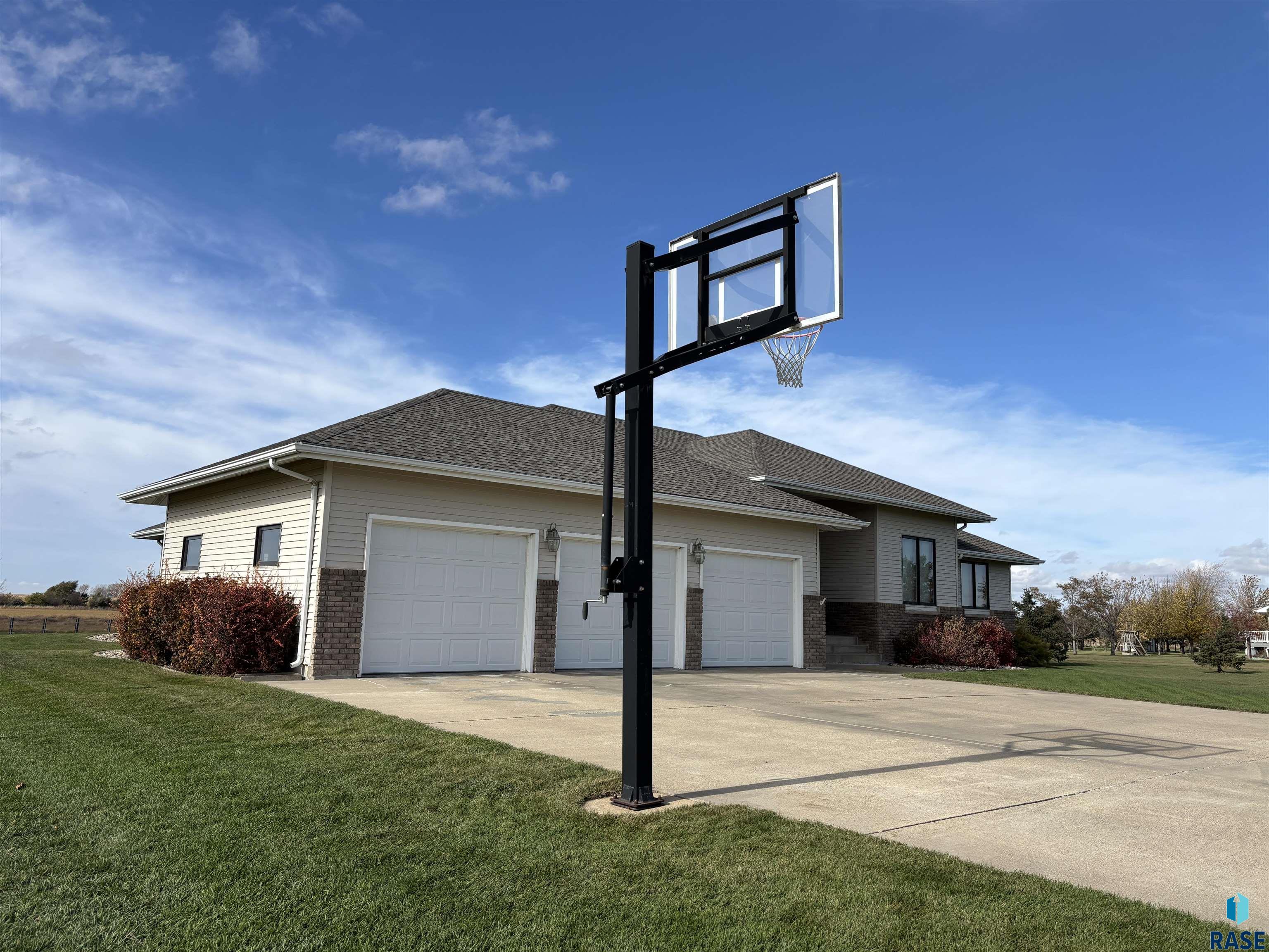 main property photo 75