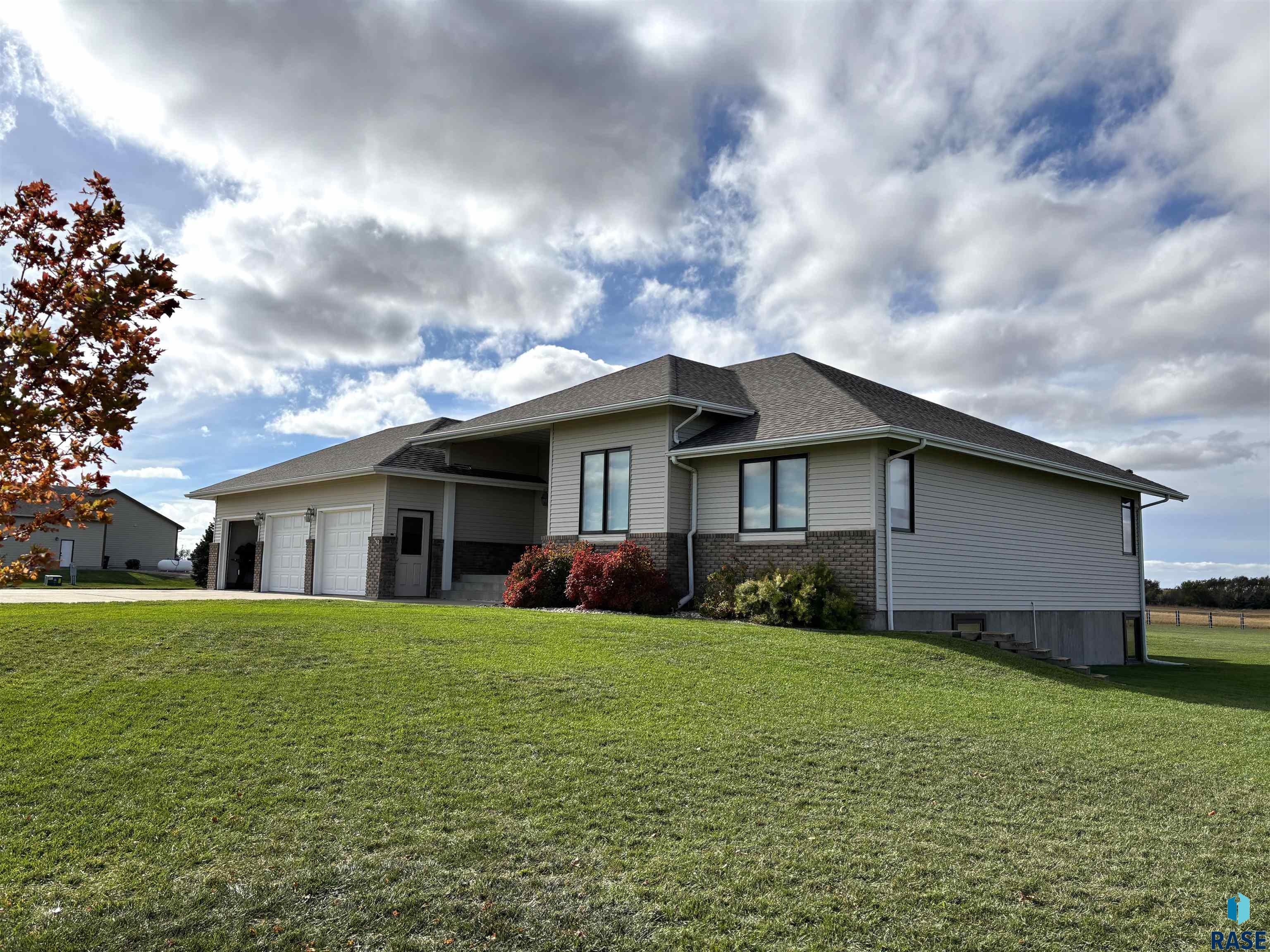 main property photo 76