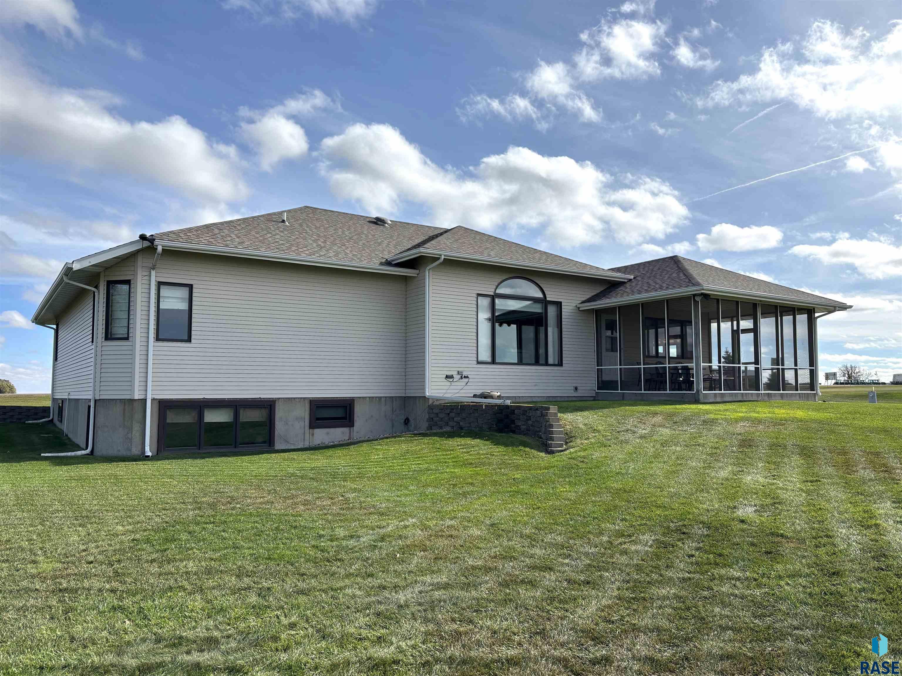 main property photo 77