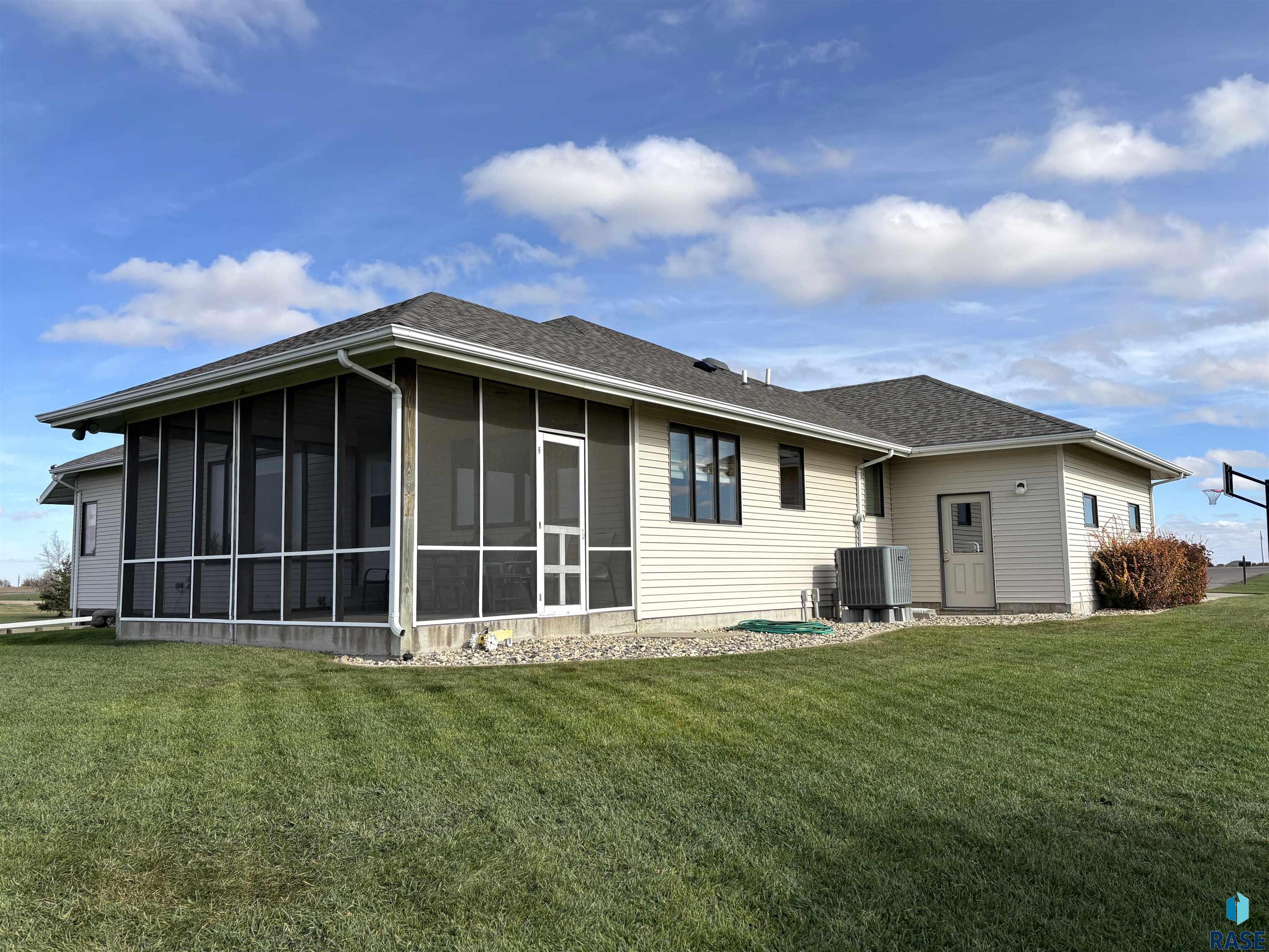 main property photo 81