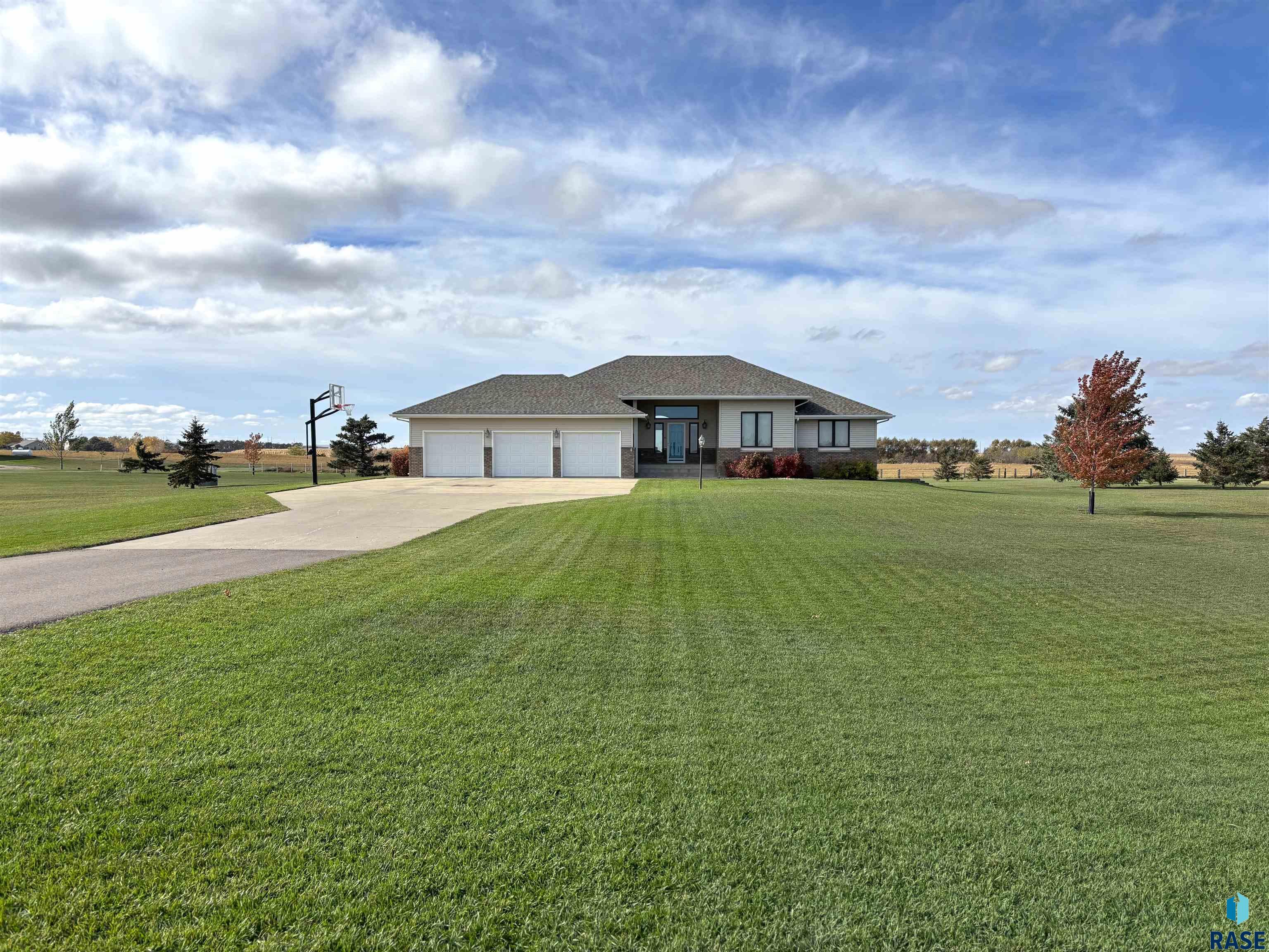 main property photo 90