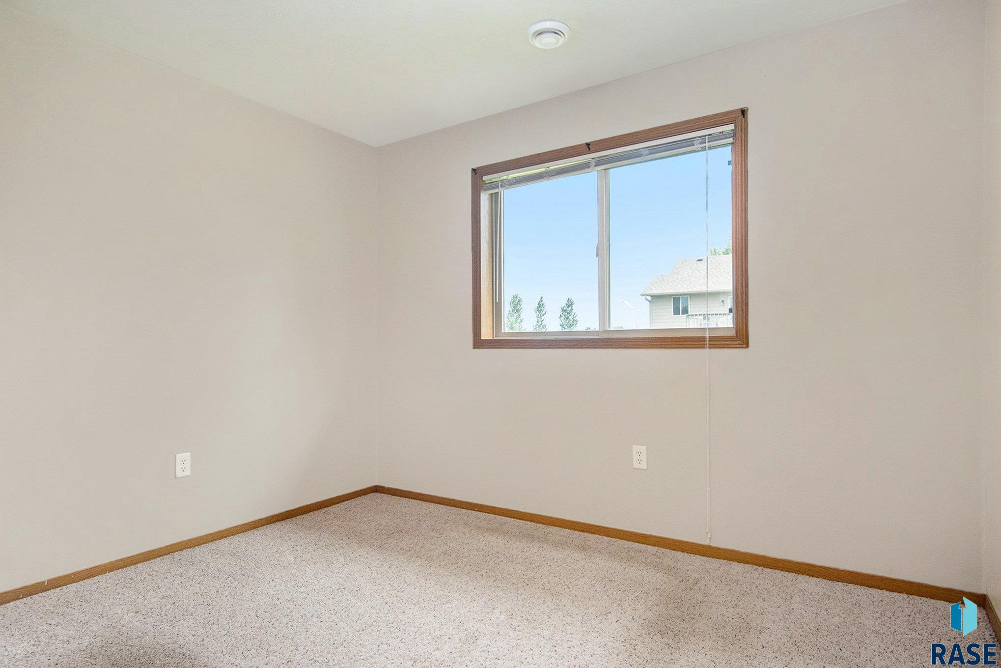 property viewer photo 12