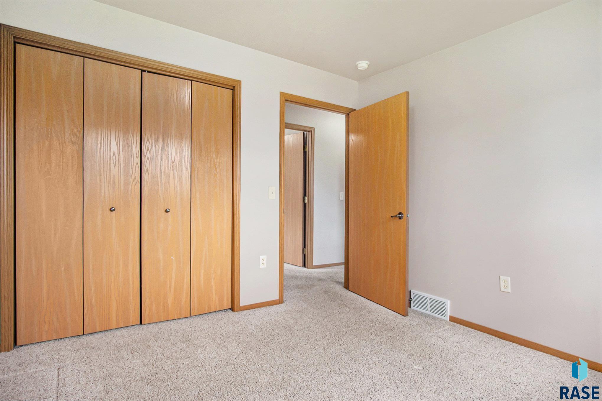 property viewer photo 15