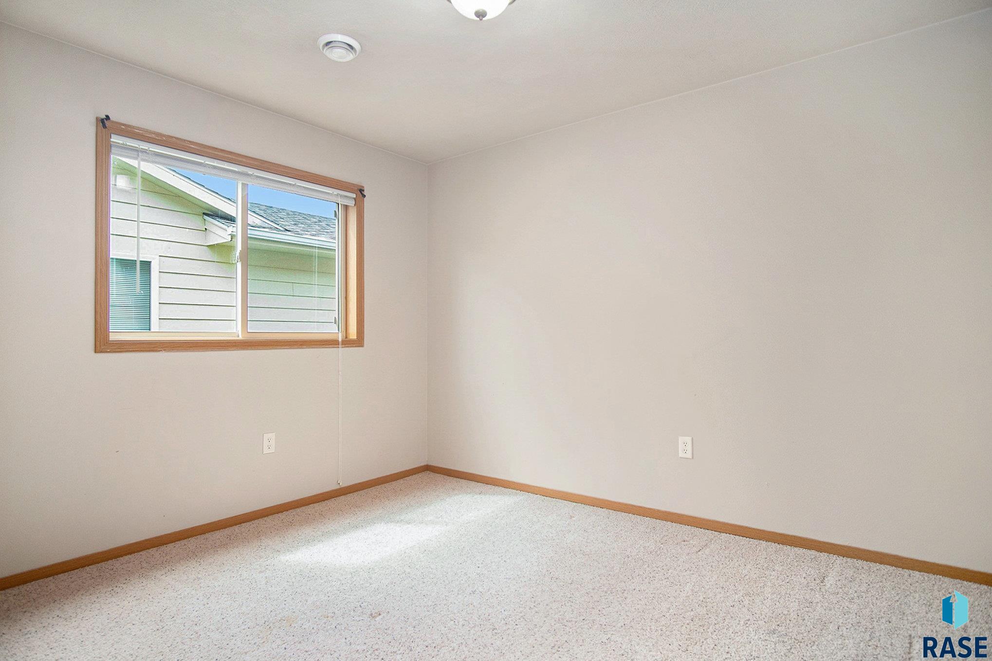 property viewer photo 16