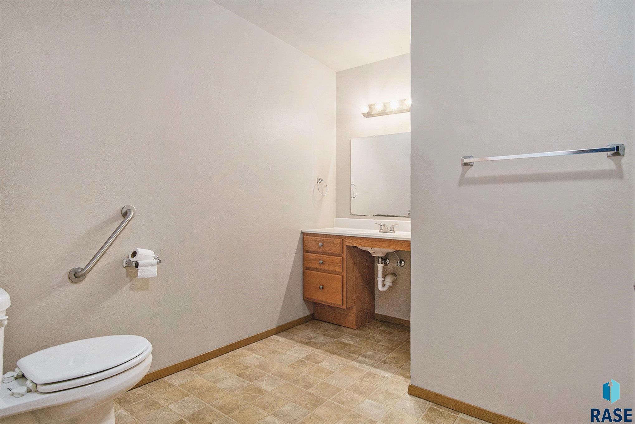 property viewer photo 18
