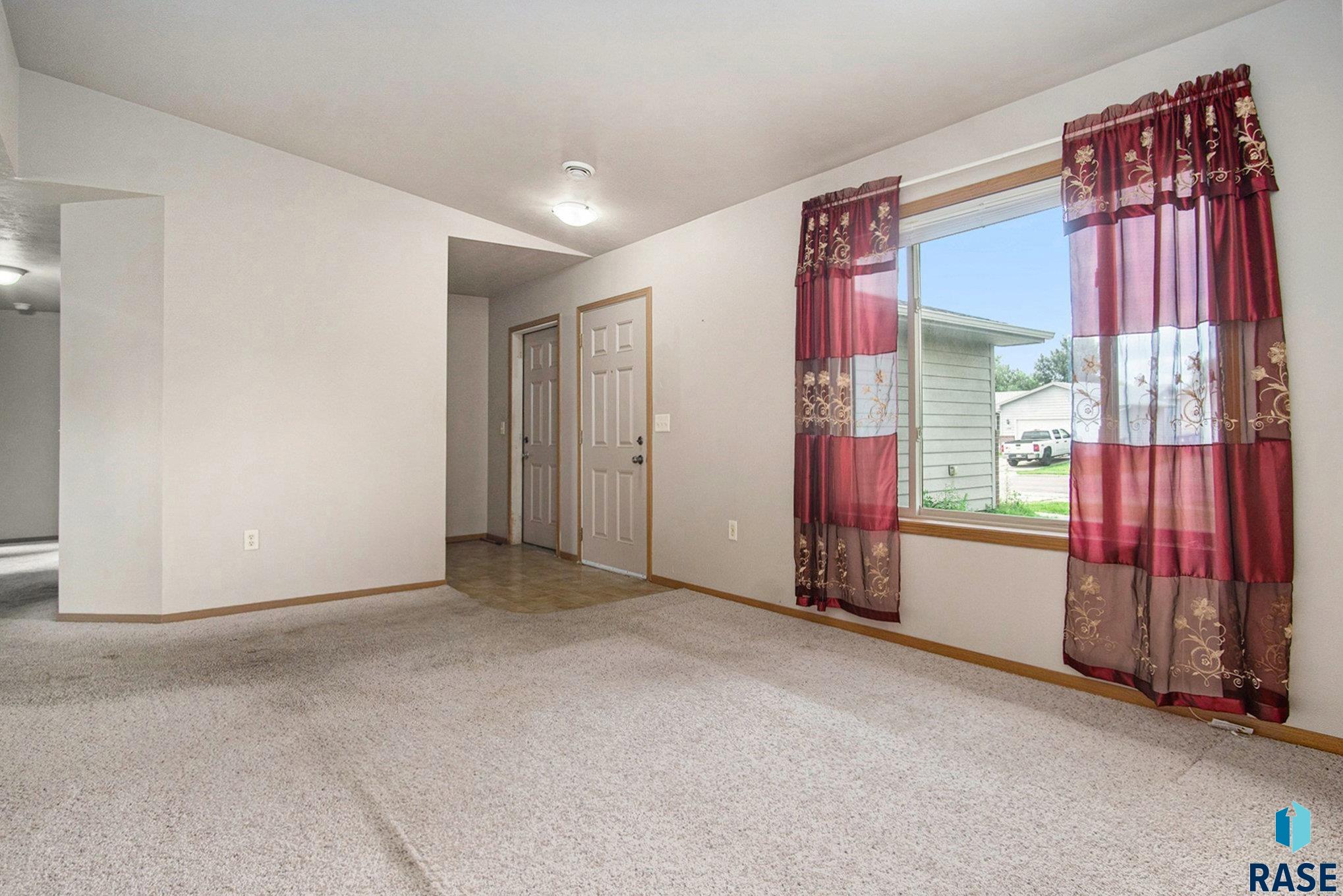 property viewer photo 4