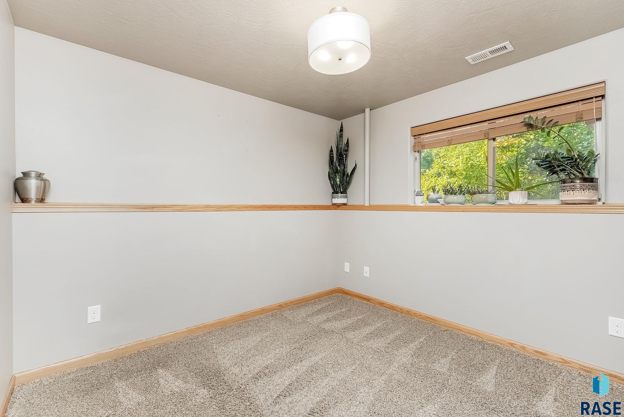 property viewer photo 12