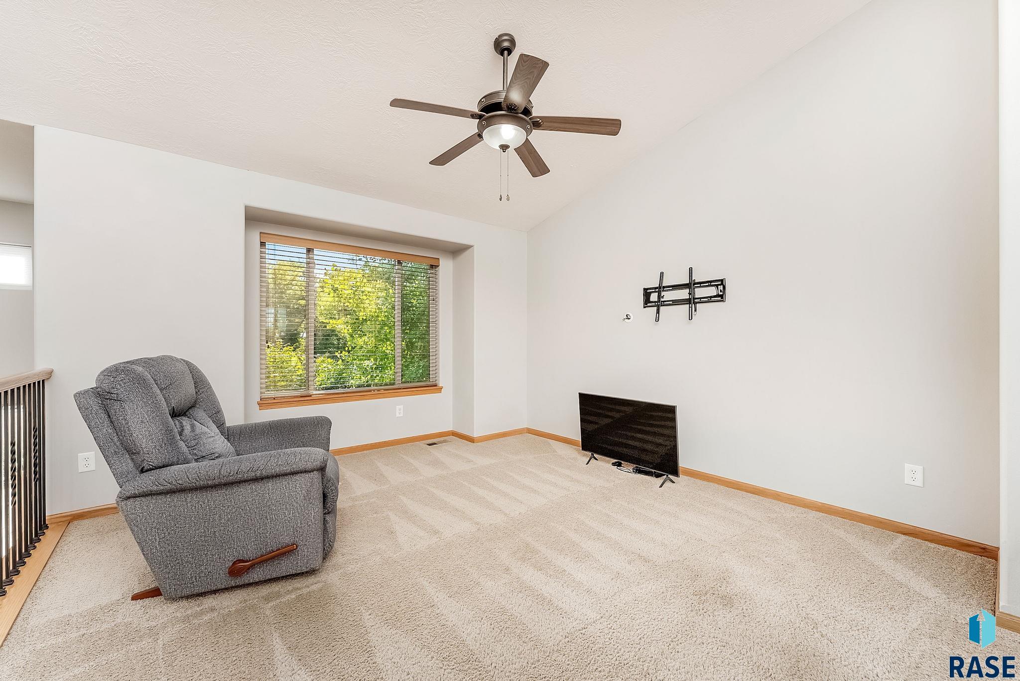 property viewer photo 4