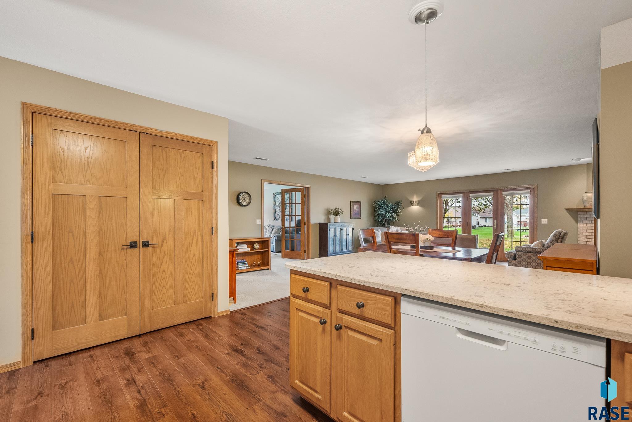 property viewer photo 18