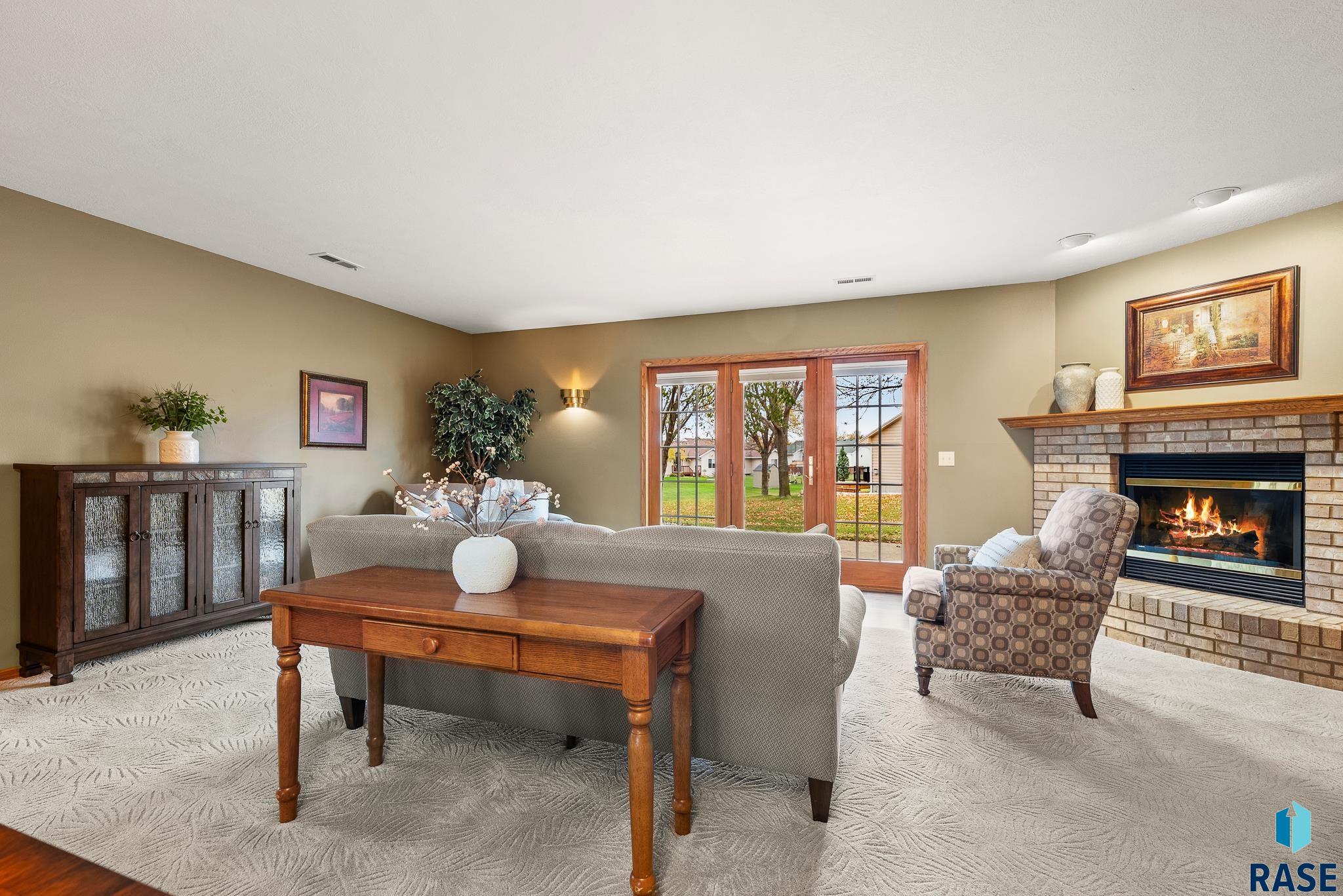 property viewer photo 3