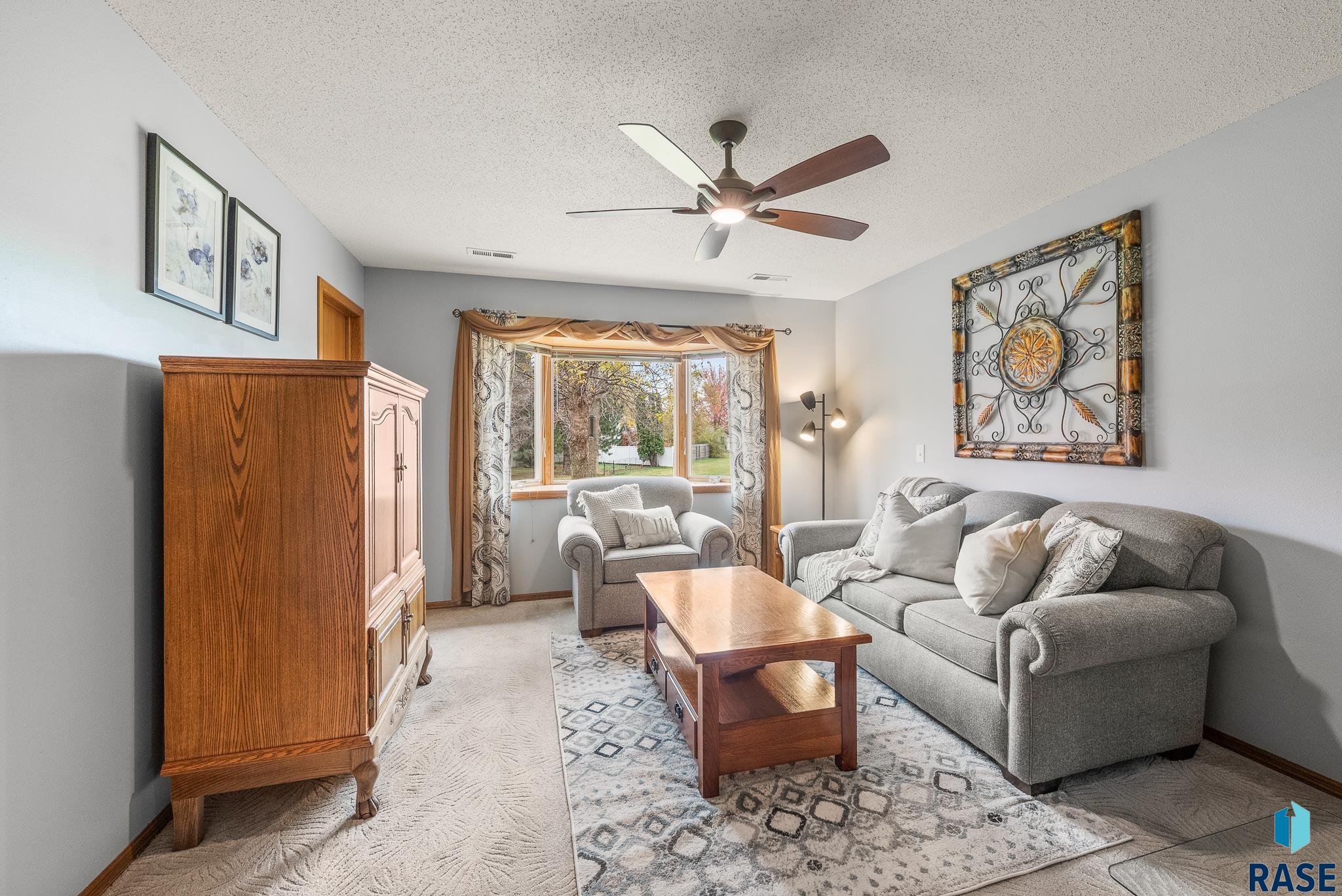 property viewer photo 5