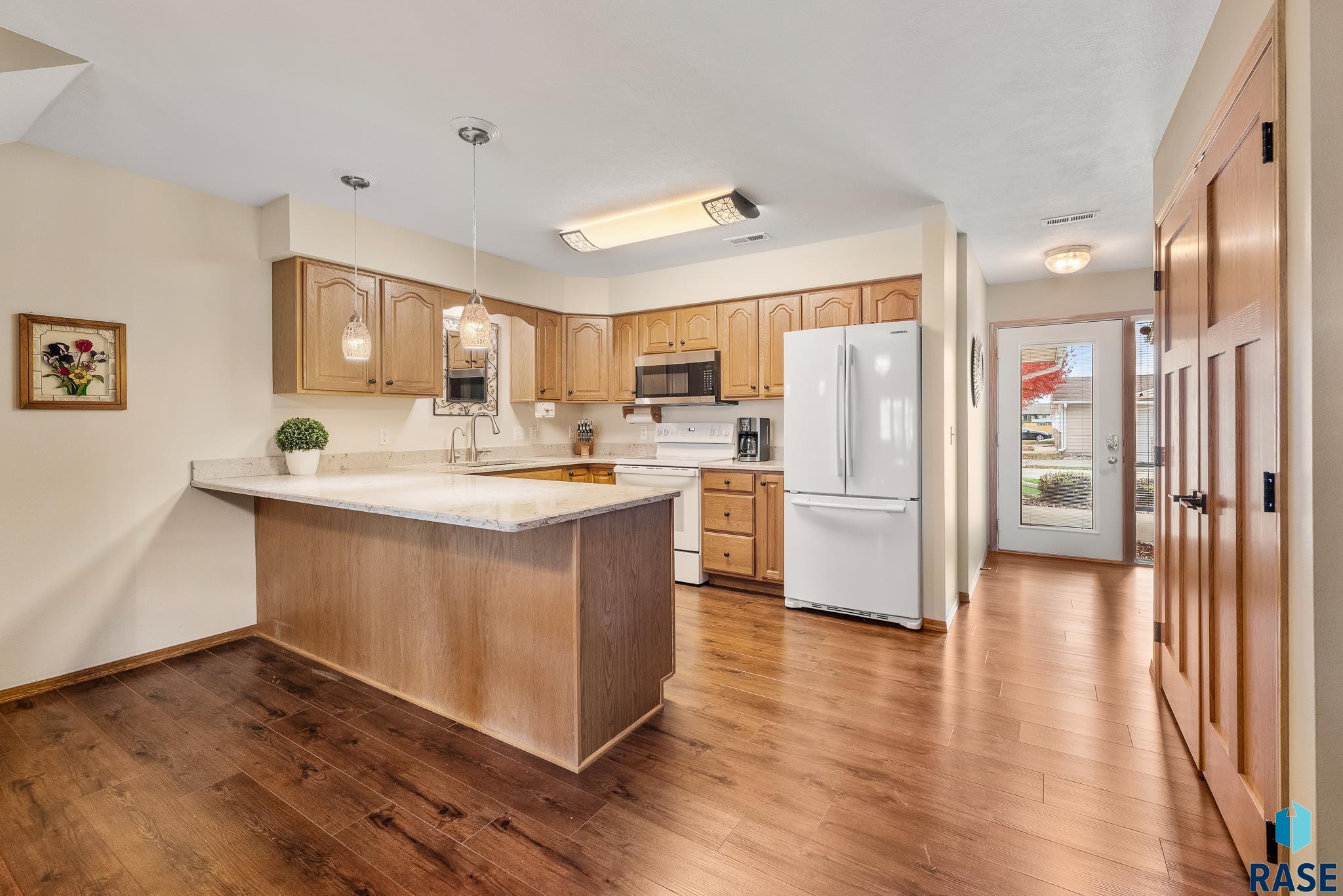 property viewer photo 6