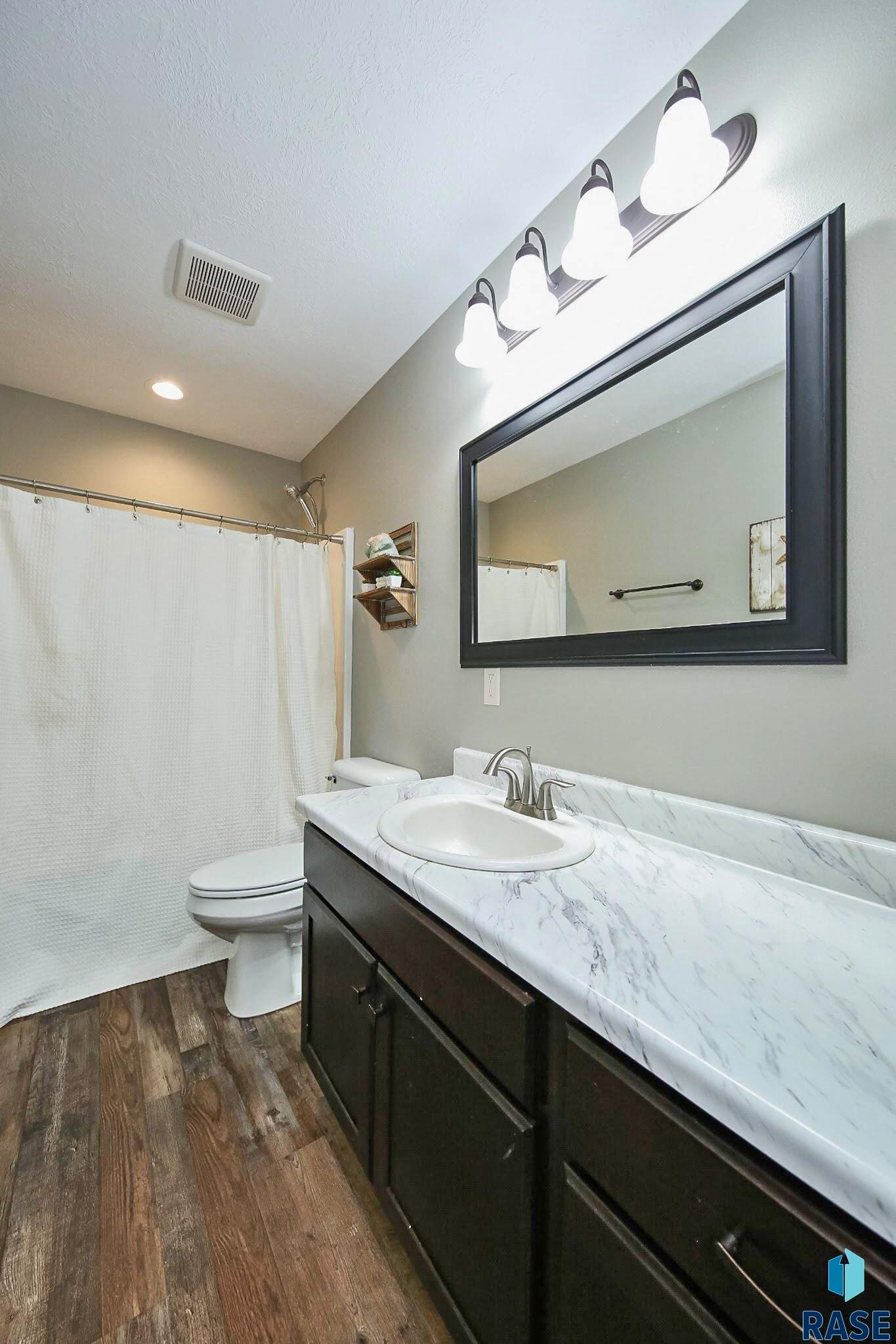 property viewer photo 11