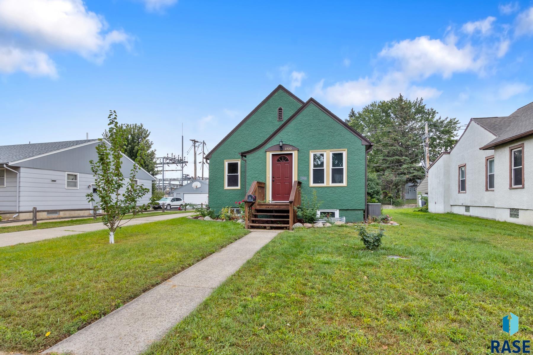 main property photo 0