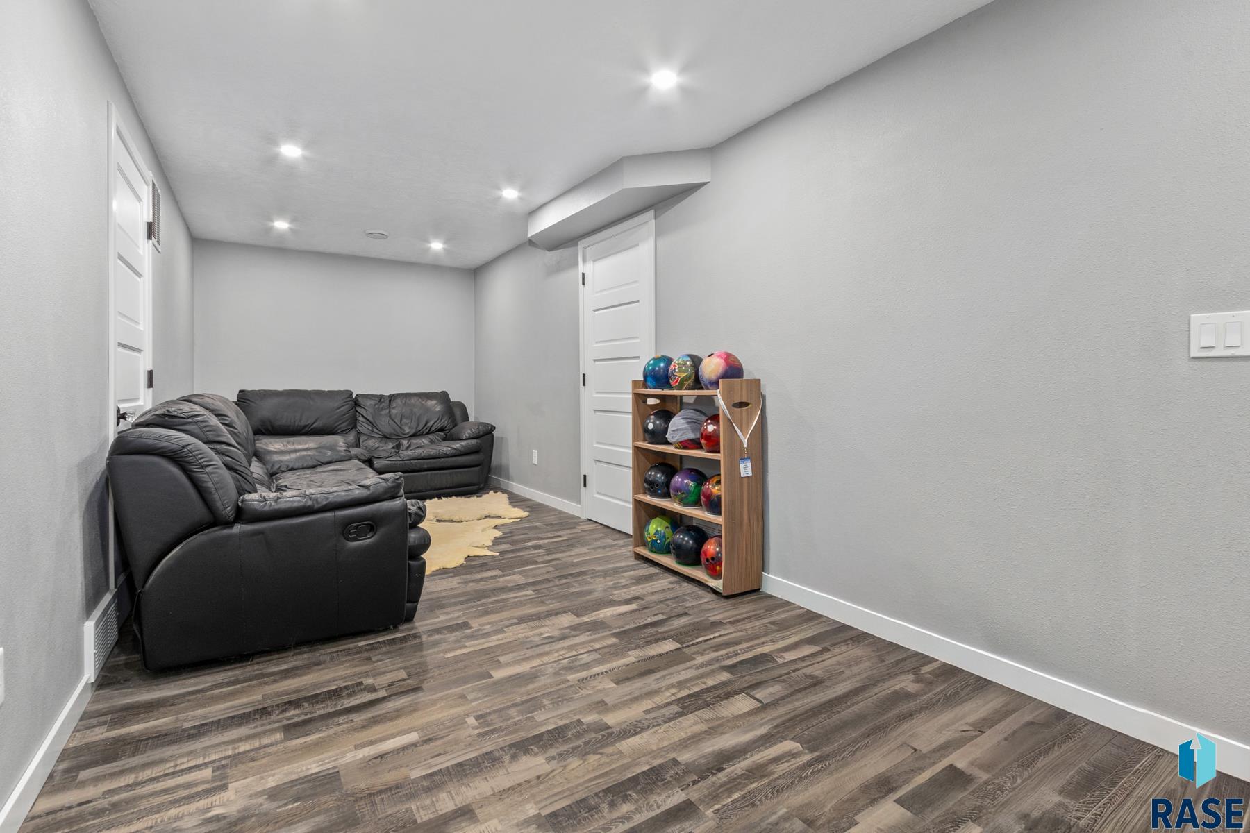 property viewer photo 14