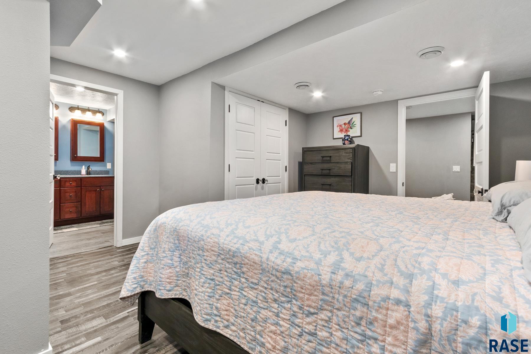 property viewer photo 17