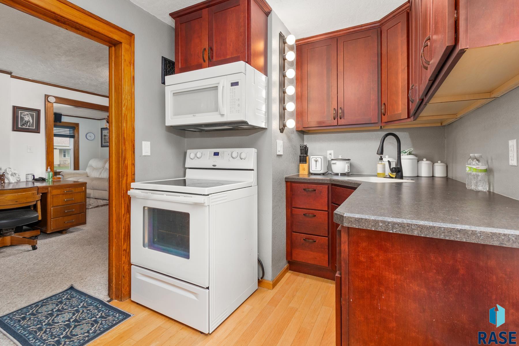 property viewer photo 2