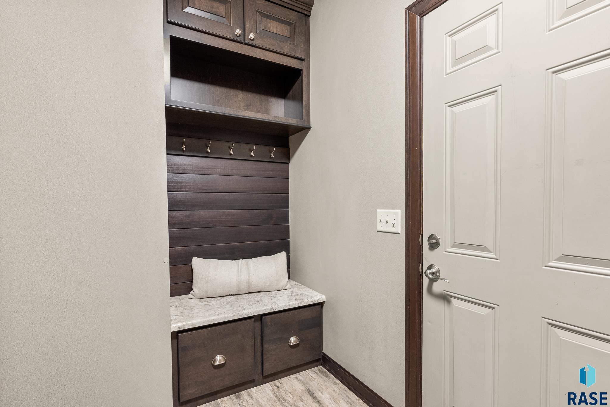 property viewer photo 18