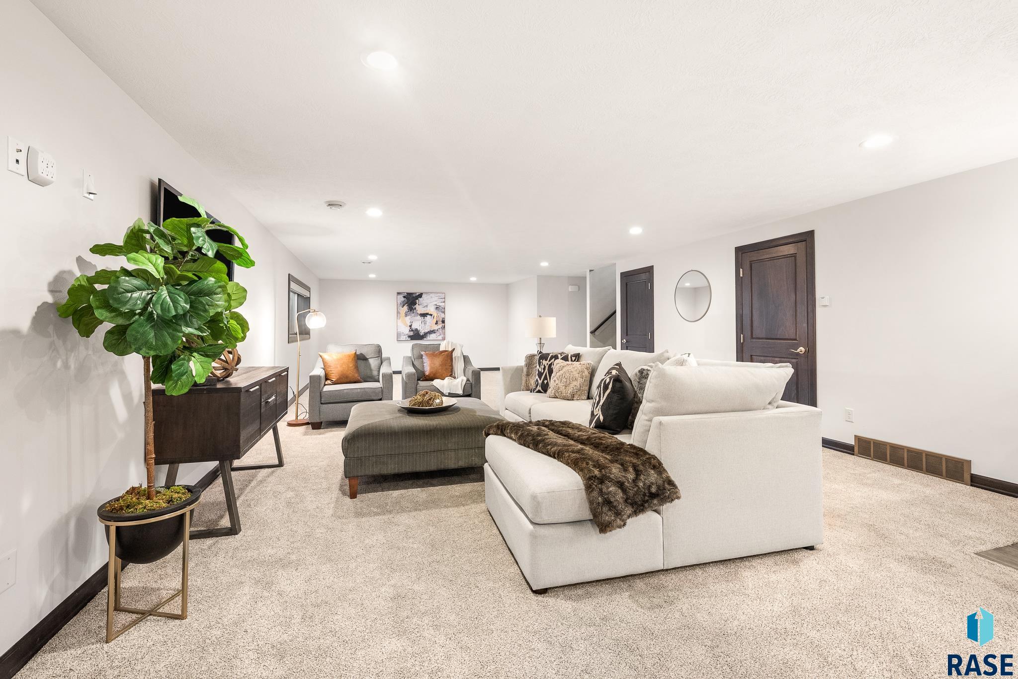 property viewer photo 22