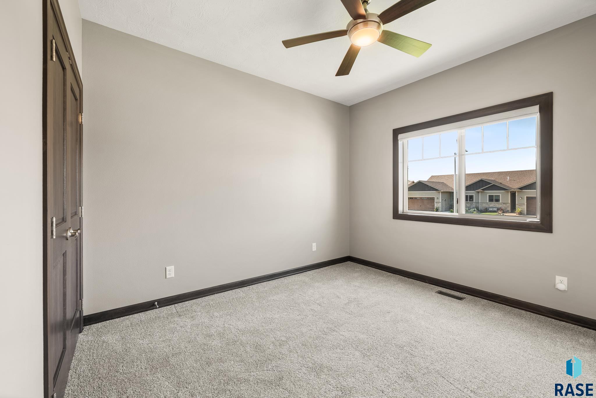 property viewer photo 29