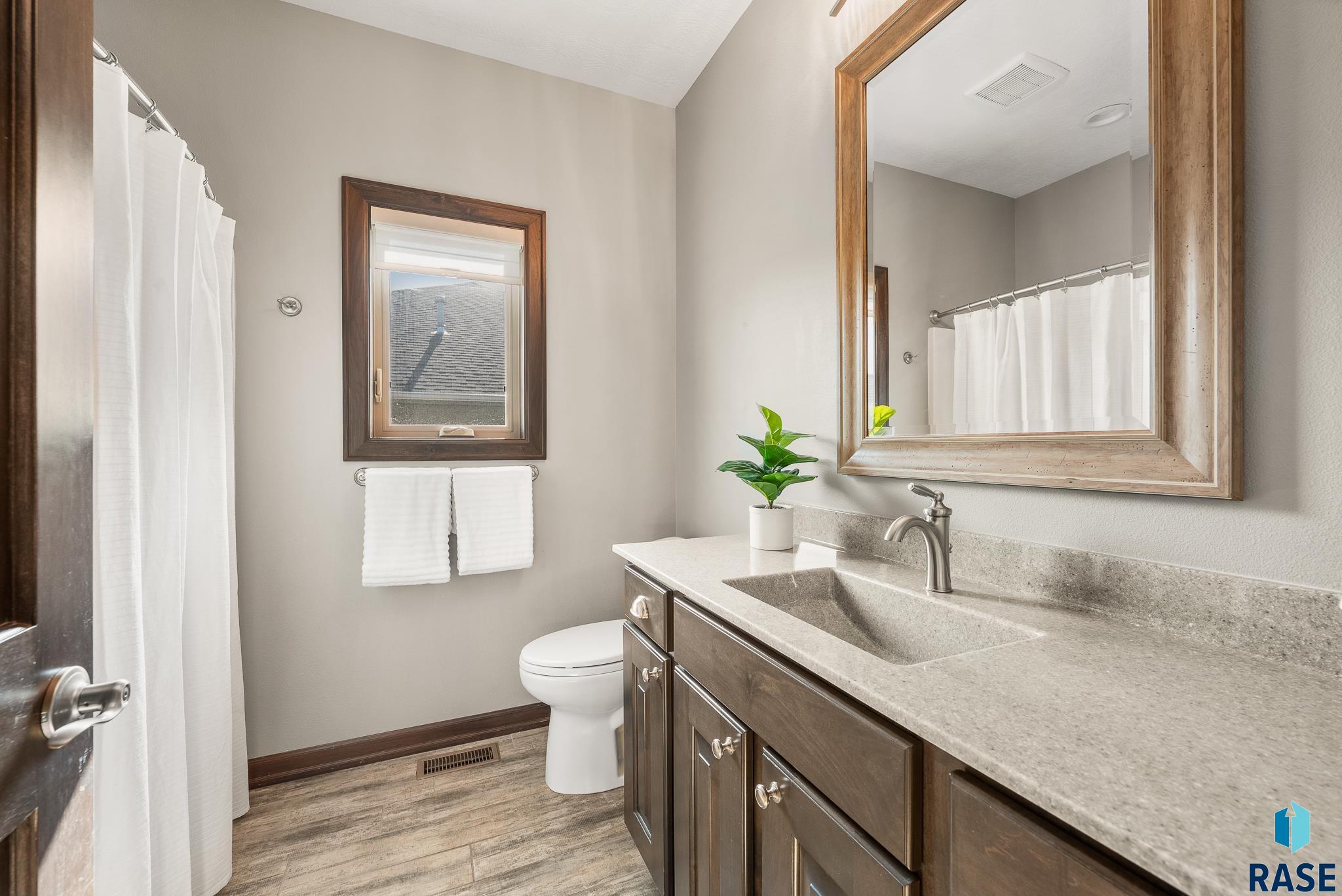property viewer photo 30