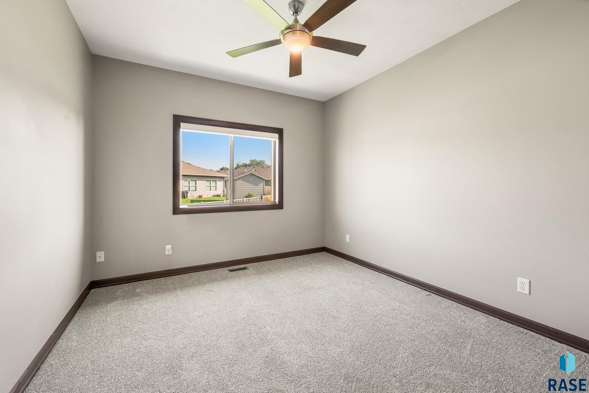 property viewer photo 31