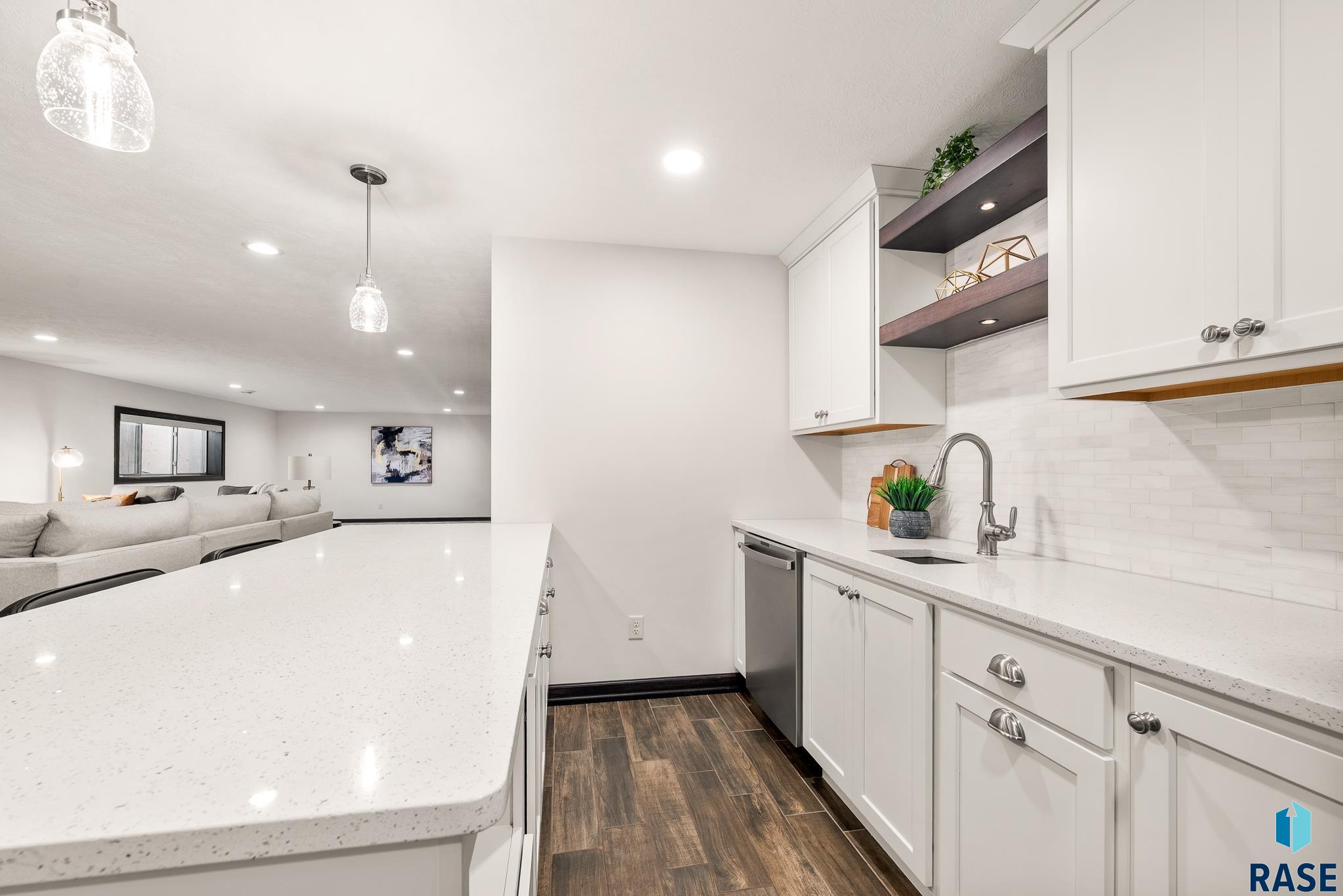 property viewer photo 9