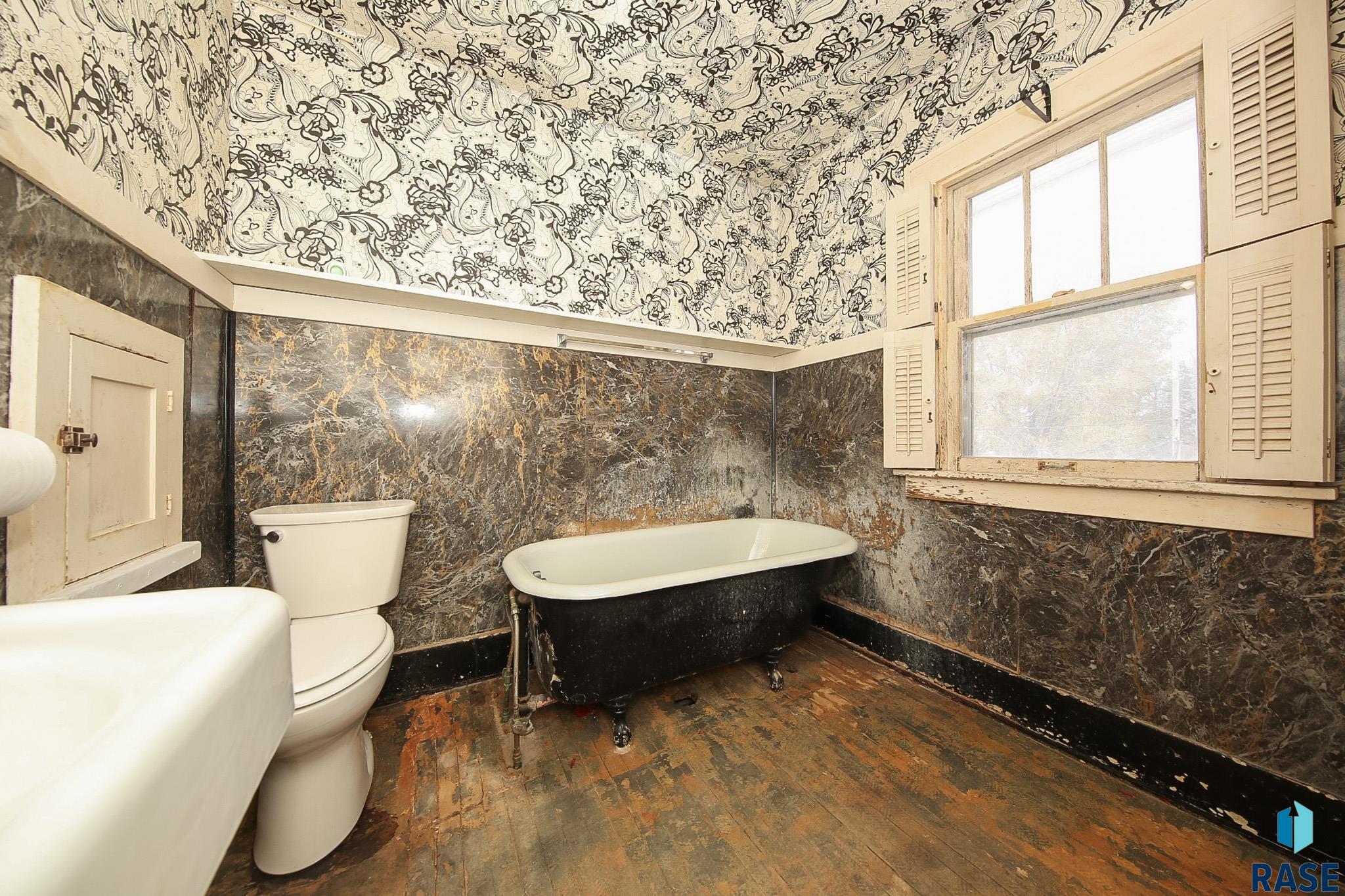 property viewer photo 10