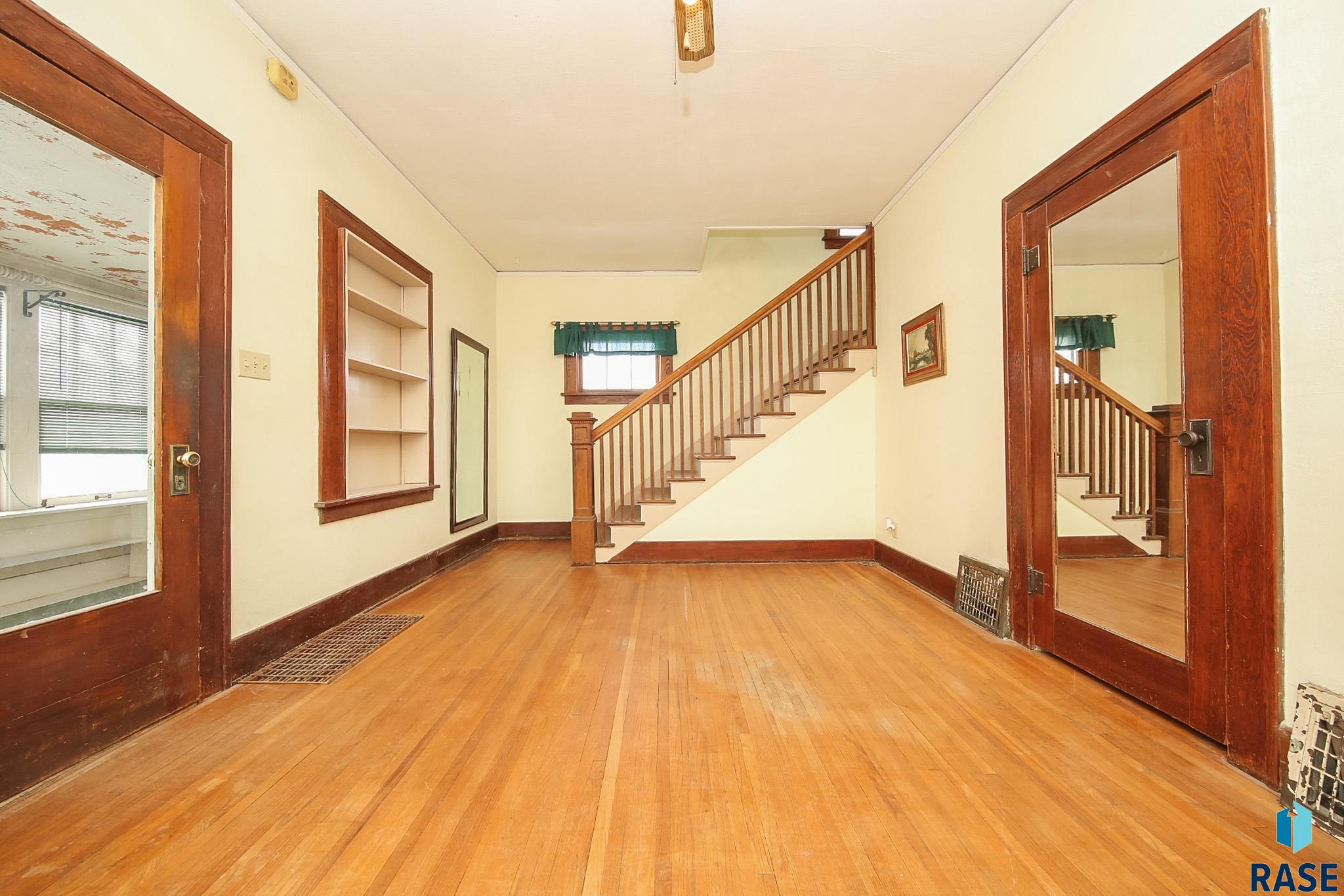 property viewer photo 2
