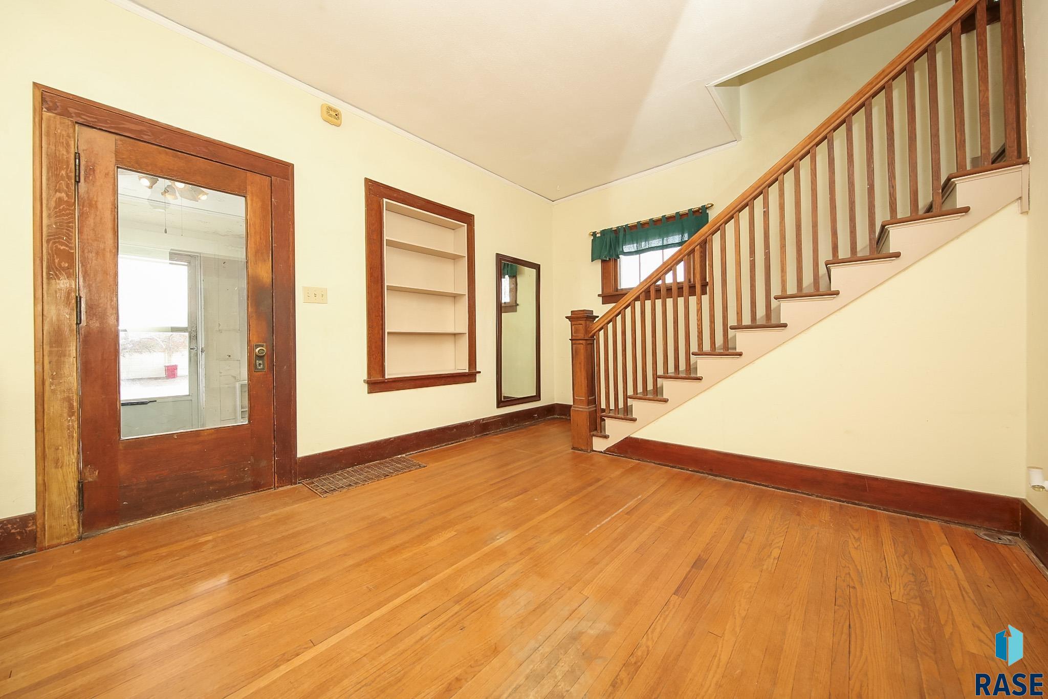 property viewer photo 3