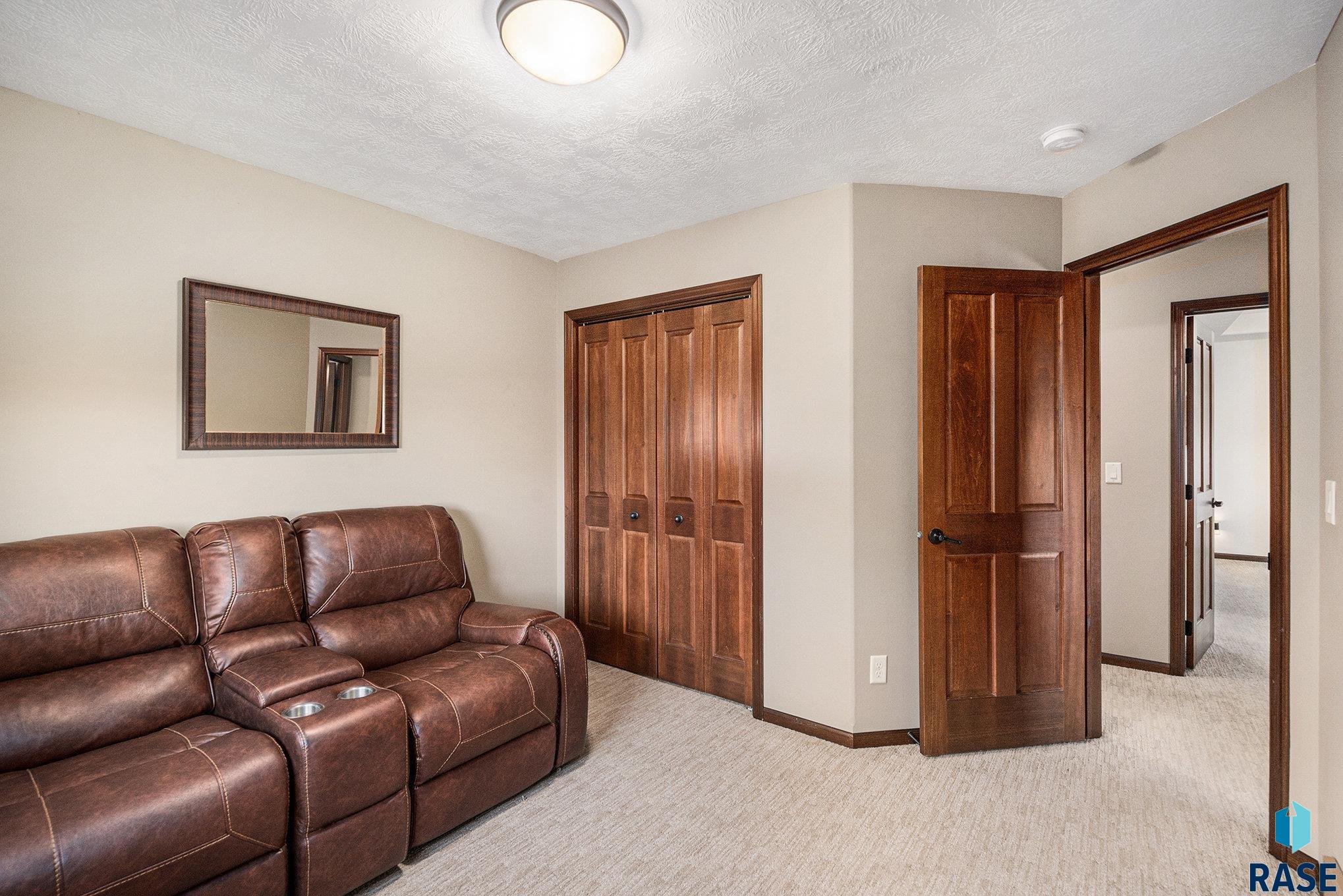 property viewer photo 11