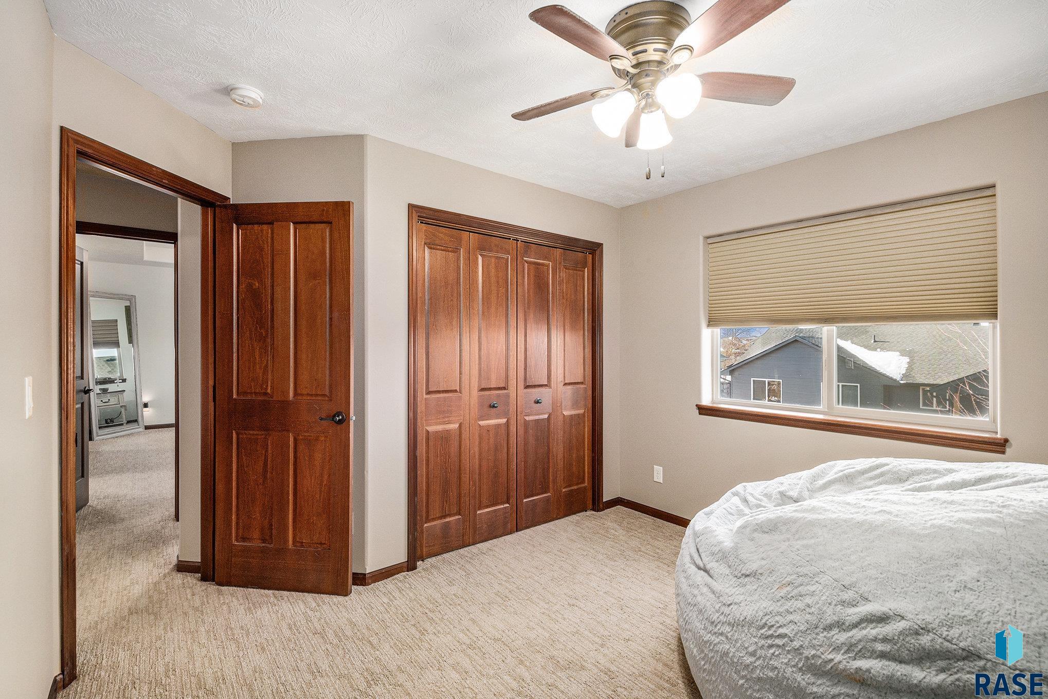 property viewer photo 12